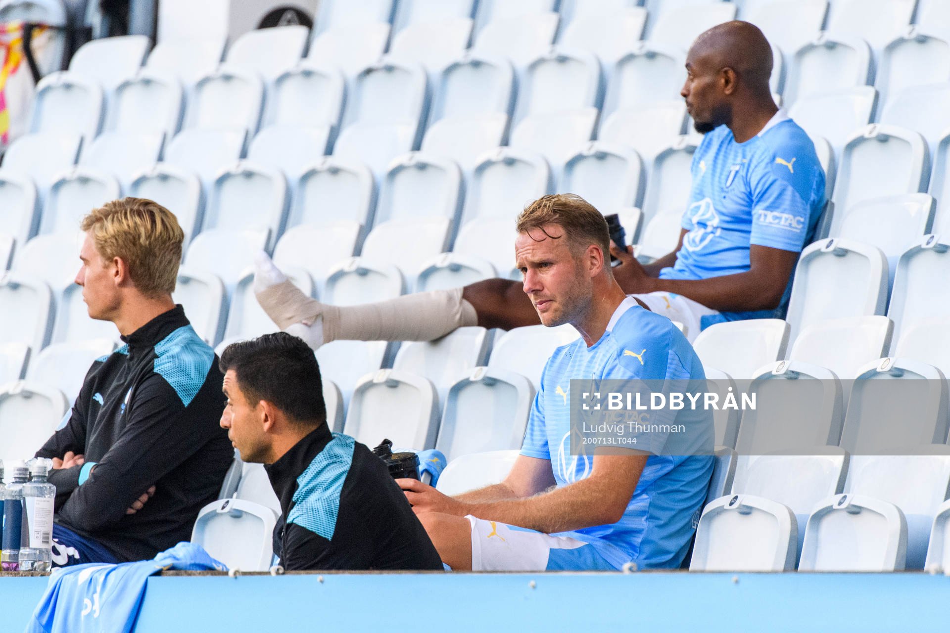 Malmö FFs Ola Toivonen på läktaren