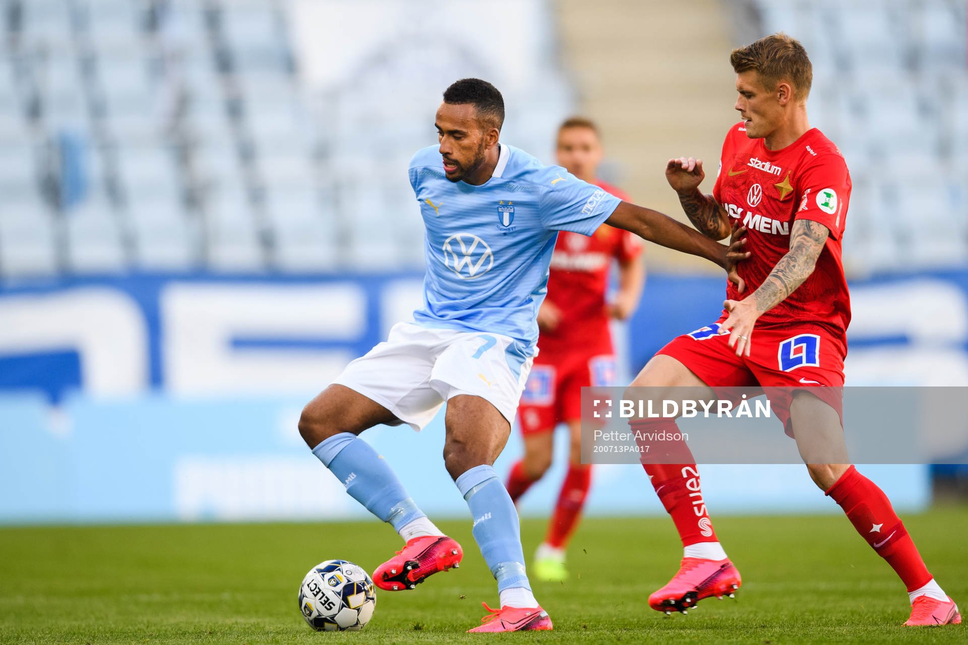 Malmö FFs Isaac Kiese Thelin och IFK Norrköpings Eric