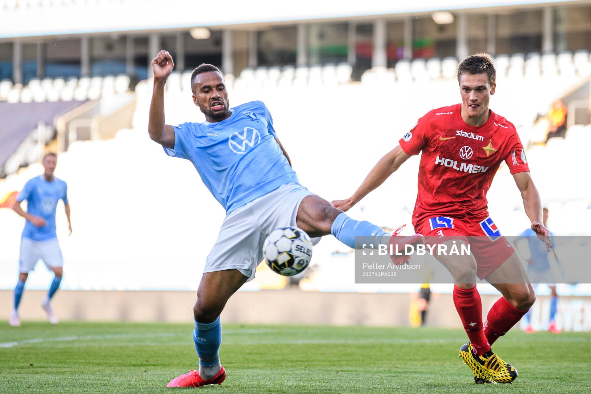 Malmö FFs Isaac Kiese Thelin och IFK Norrköpings Rasmus