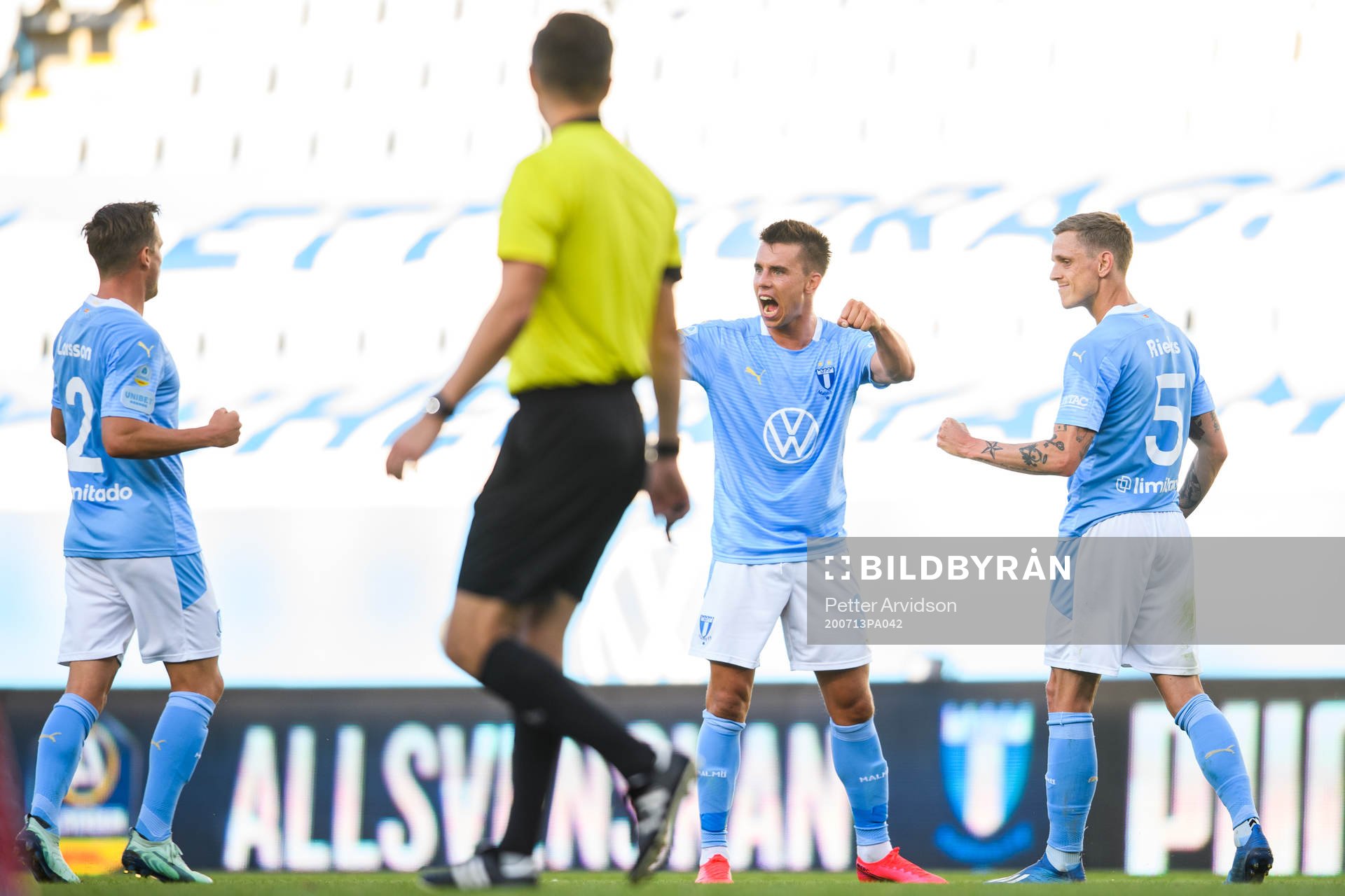 Malmö FFs Eric Larsson och Jonas Knudsen jublar med Sören