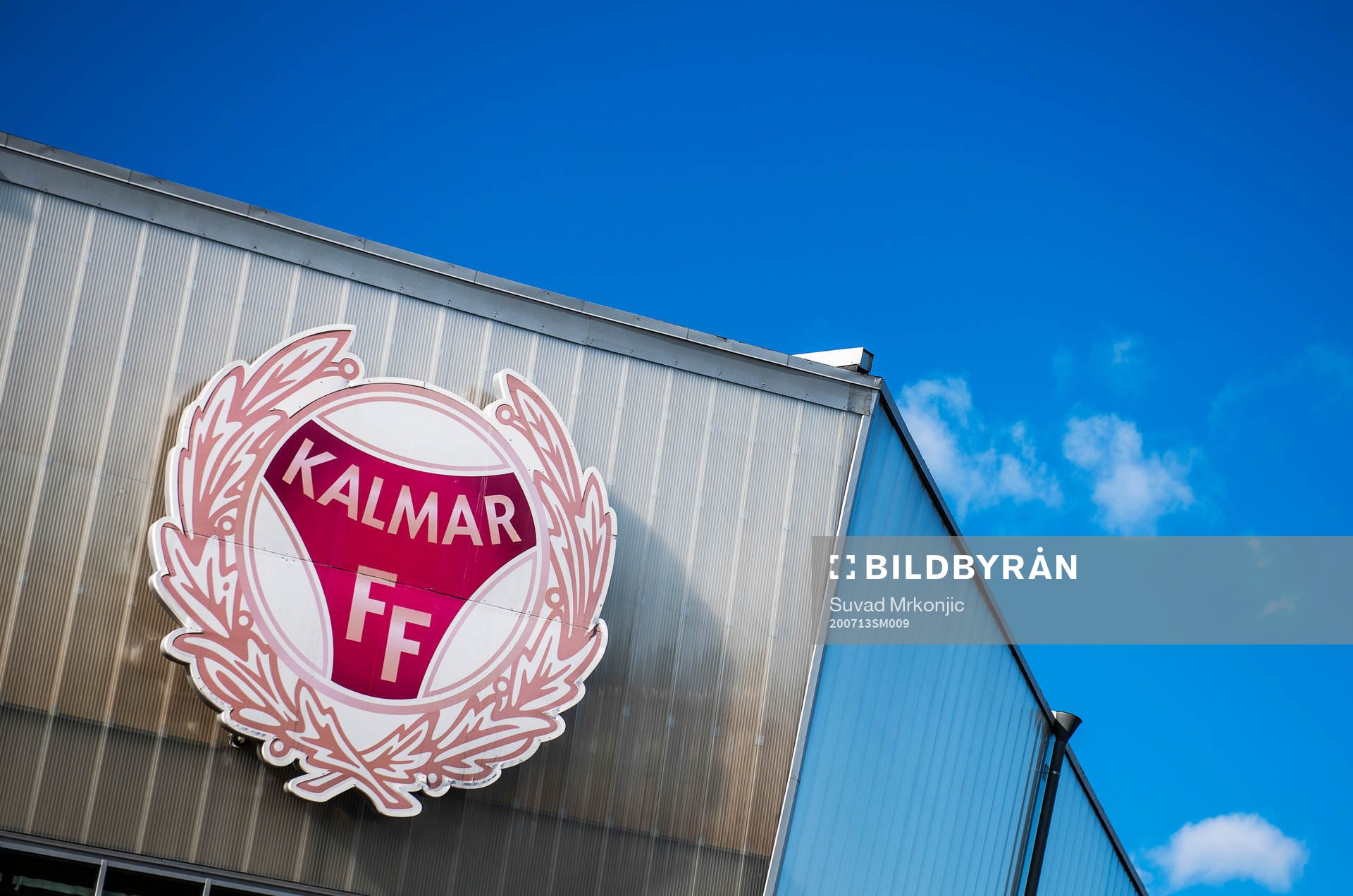 Kalmars klubbmärke på Guldfågeln Arena