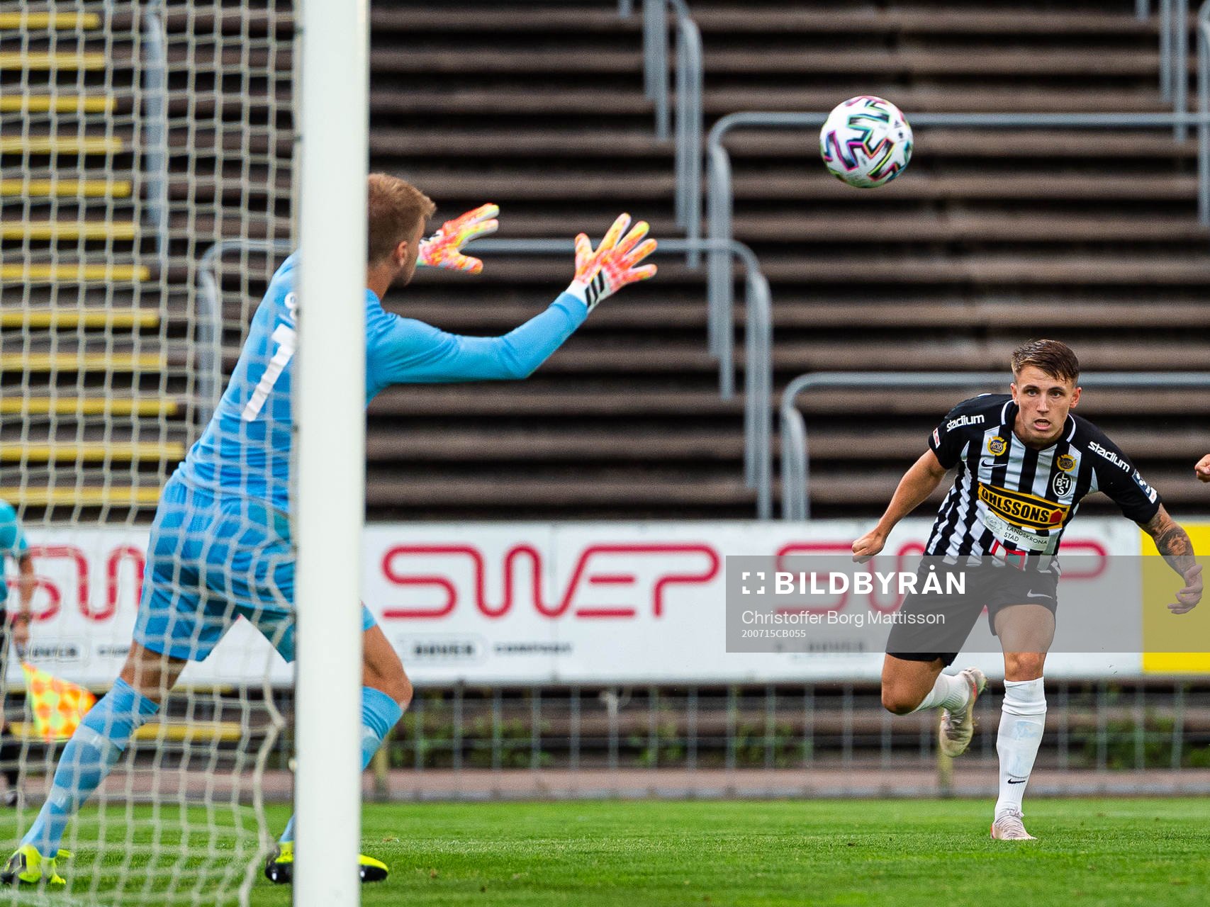Landskronas Hampus Ferhm med nick mot mål