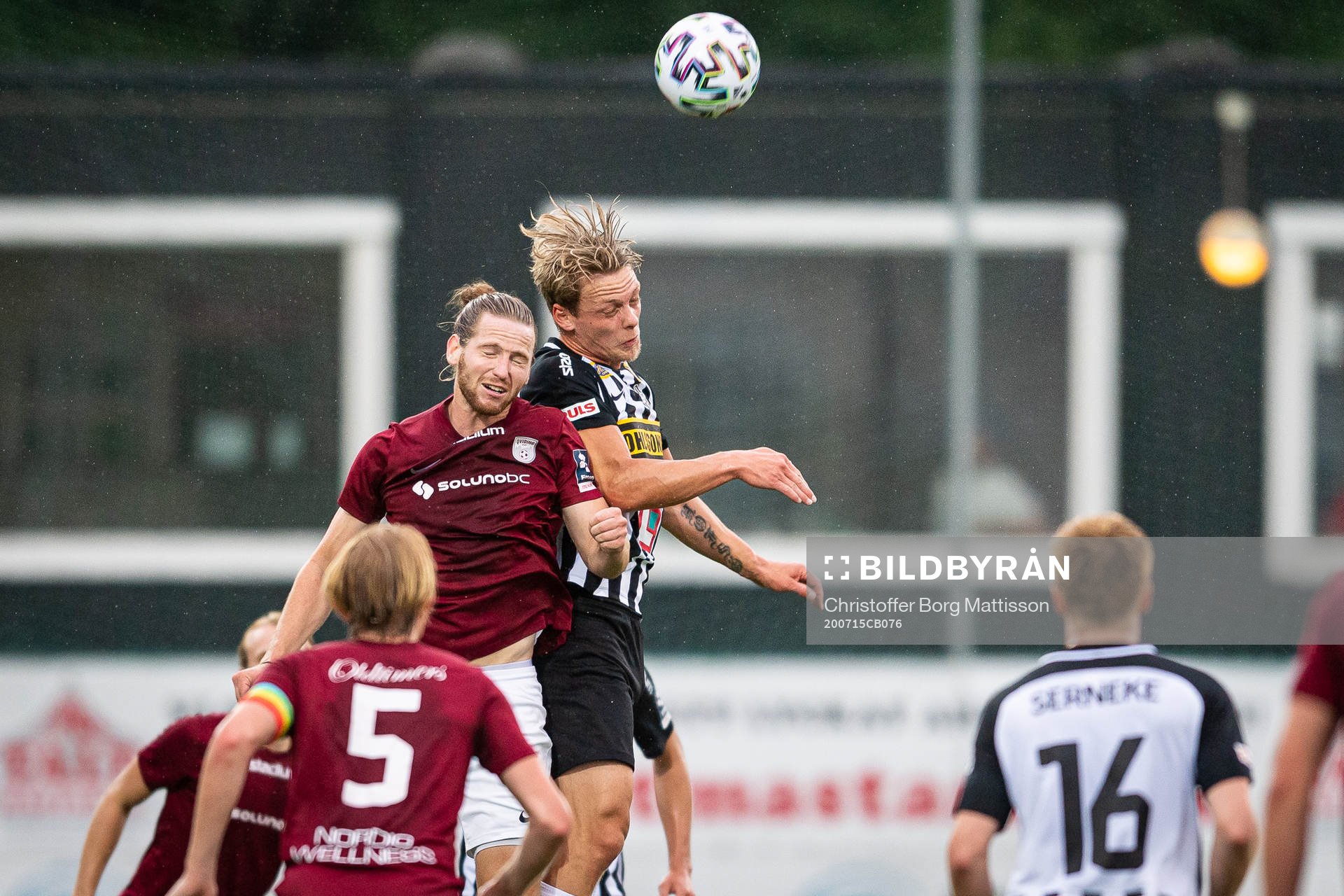 Qvidings Daniel Tidstrand mot Landskronas Robin Hofsö