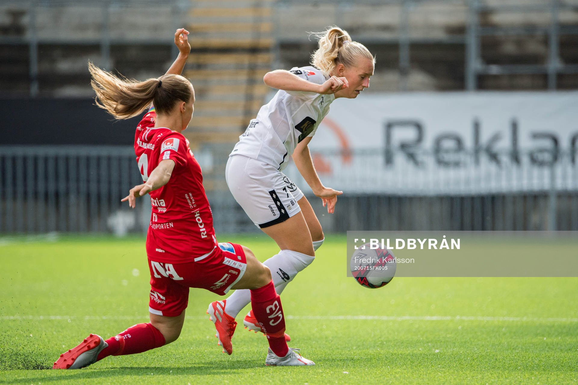 Örebros Frida Abrahamsson och Göteborgs Stina Blackstenius