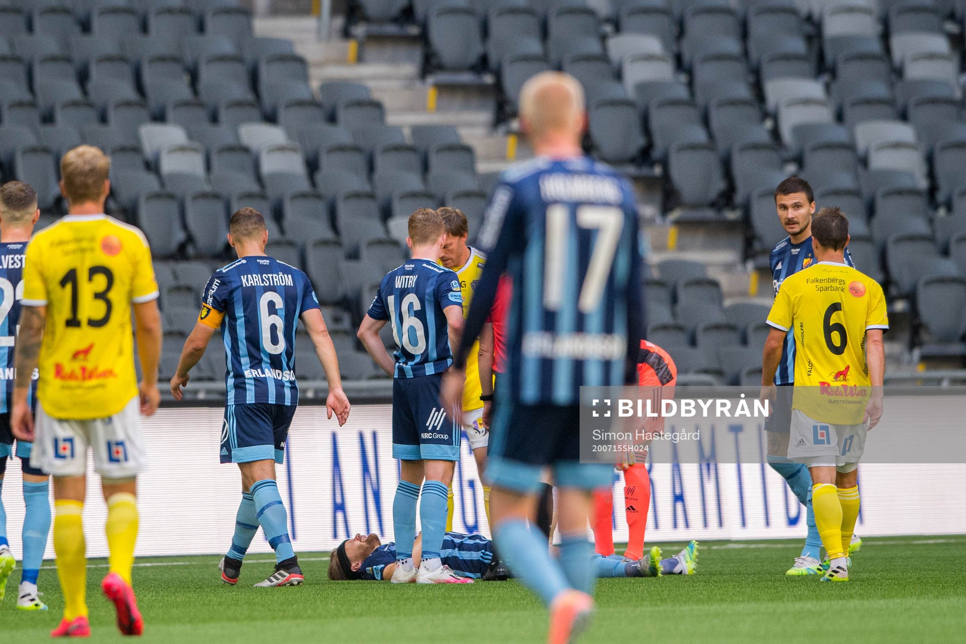 Djurgårdens Jacob Une Larsson har ont