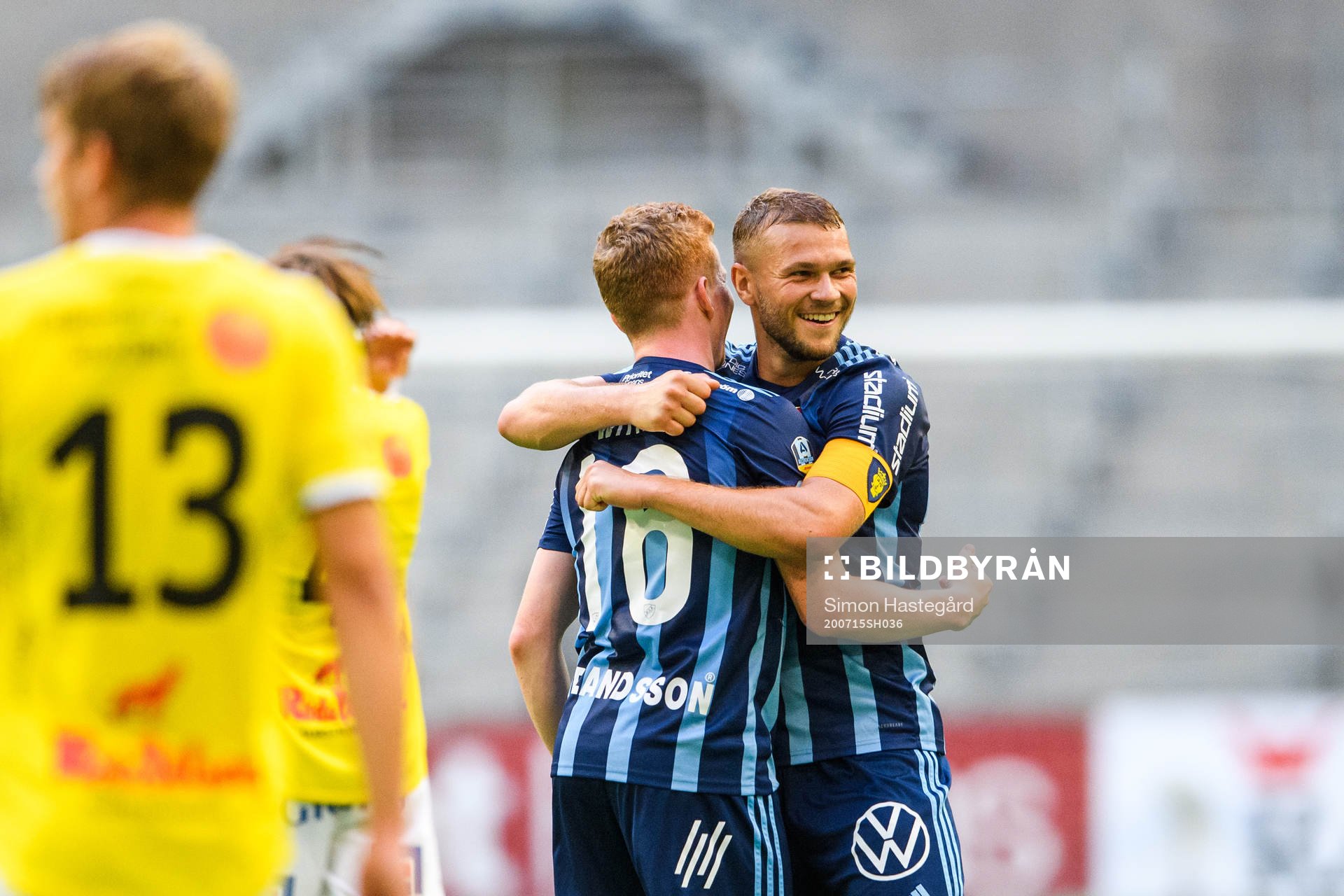 Djurgårdens Aslak Witry och Jesper Karlström jublar