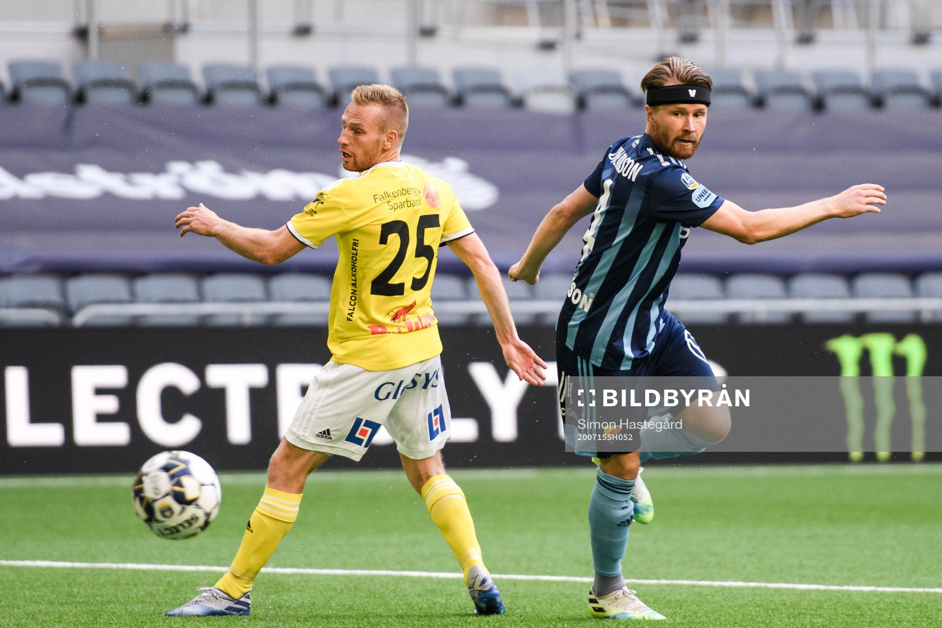 Falkenbergs Tobias Englund och Djurgårdens Jacob Une