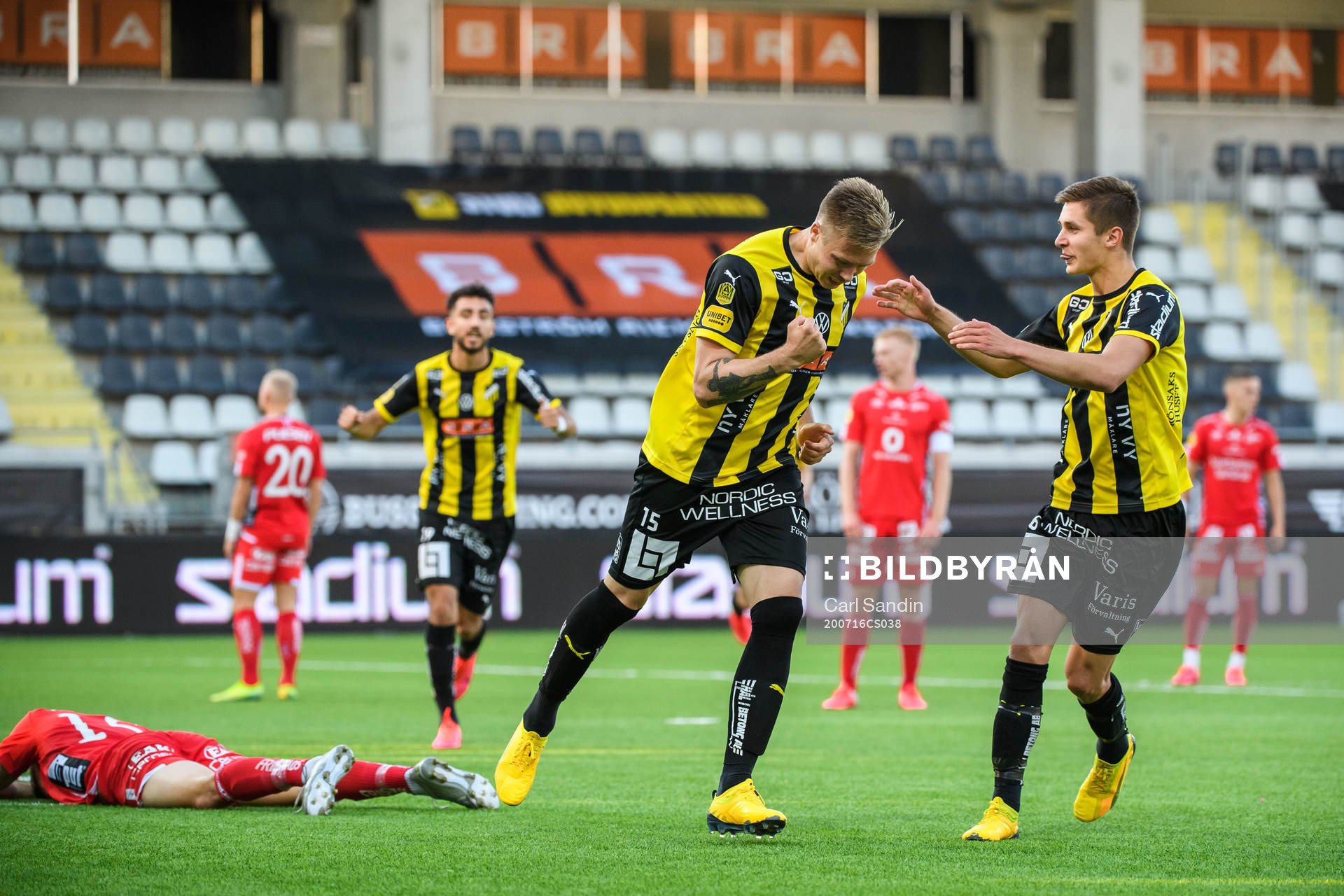 Häckens Alexander Söderlund och Leo Bengtsson jublar