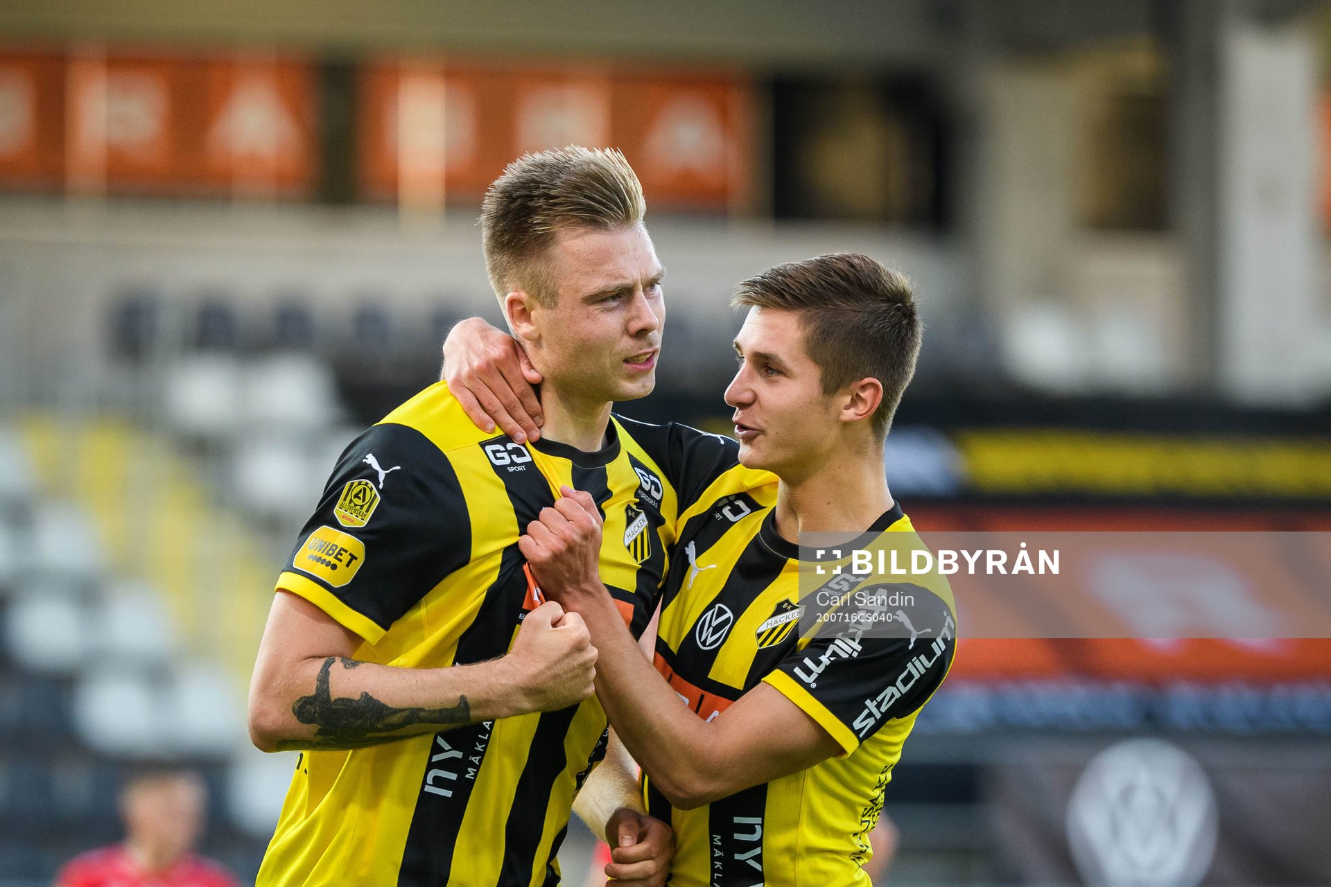 Häckens Alexander Söderlund och Leo Bengtsson jublar
