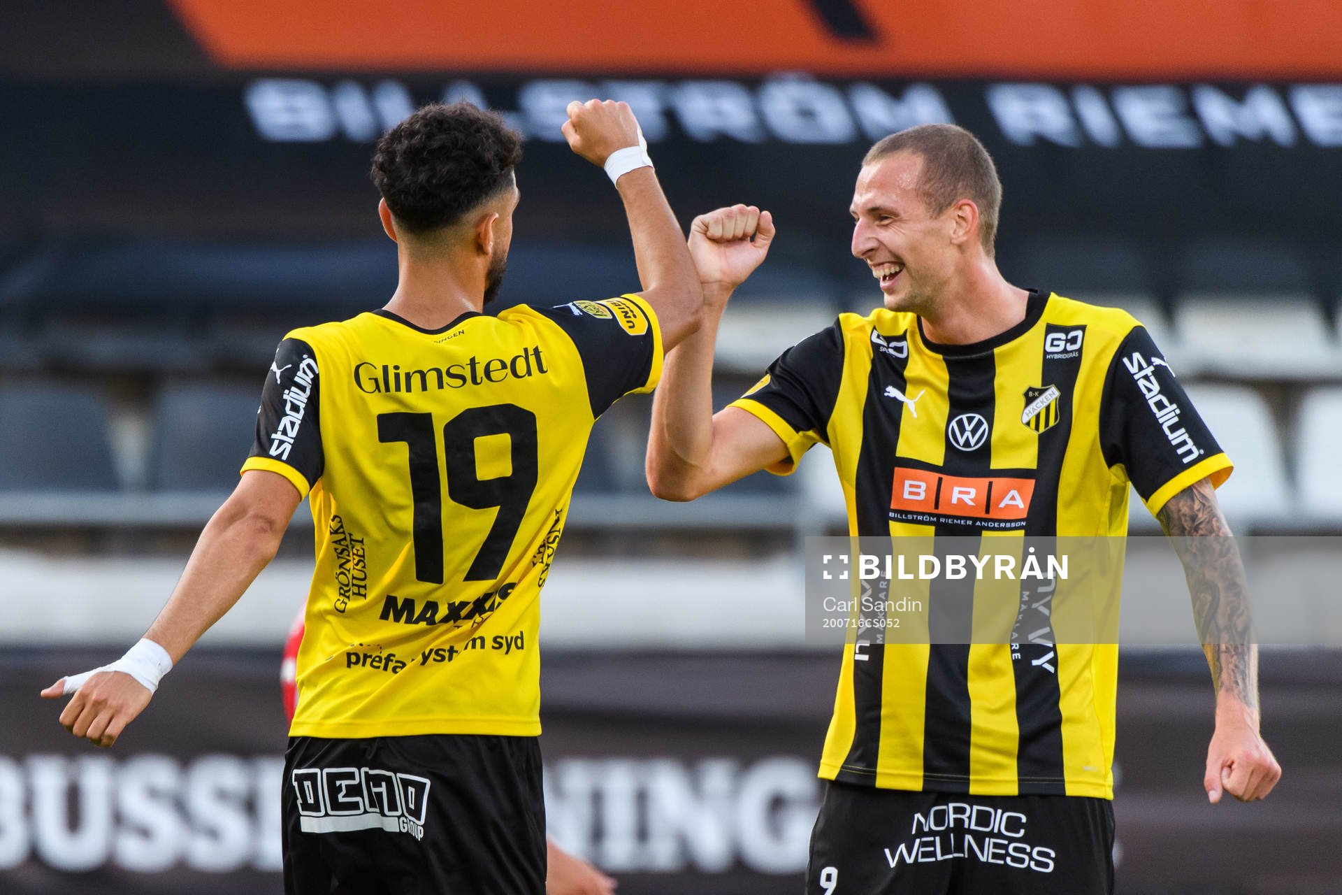 Häckens Daleho Irandust och Gustaf Nilsson jublar