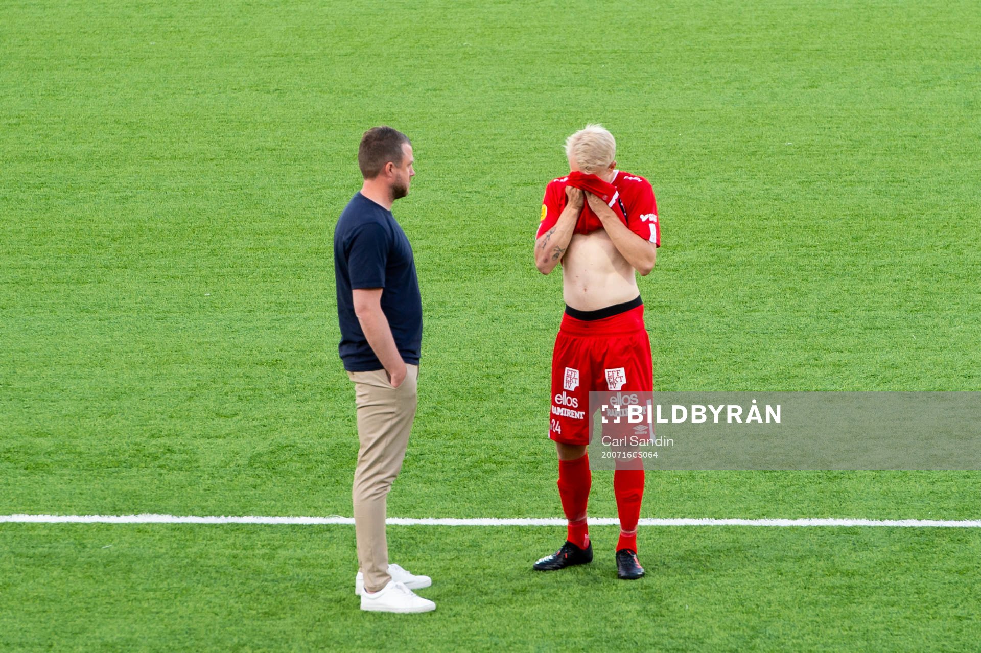 Elfsborgs manager Jimmy Thelin och Johan Larsson deppar