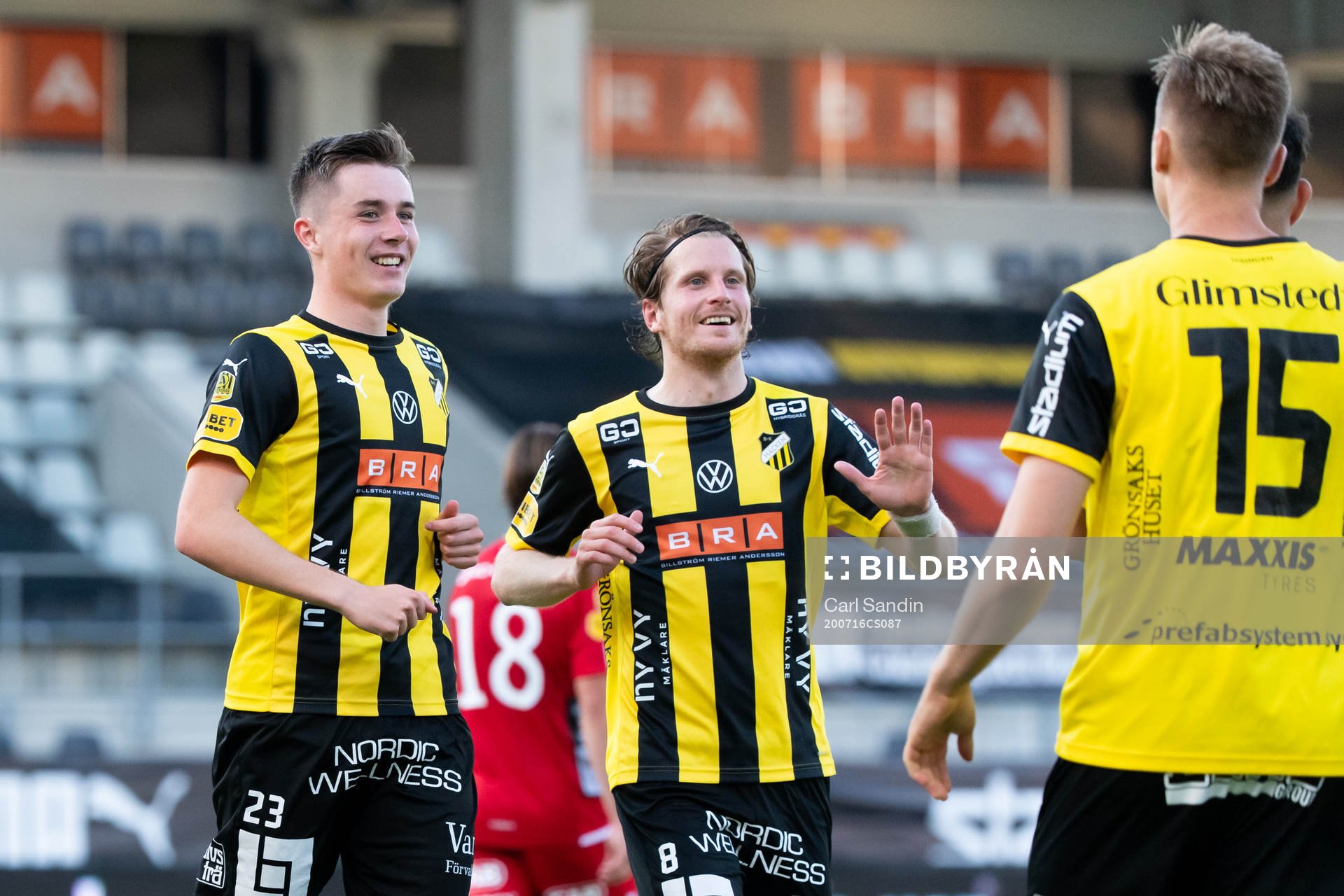 Häckens Patrik Wålemark och Erik Friberg jublar