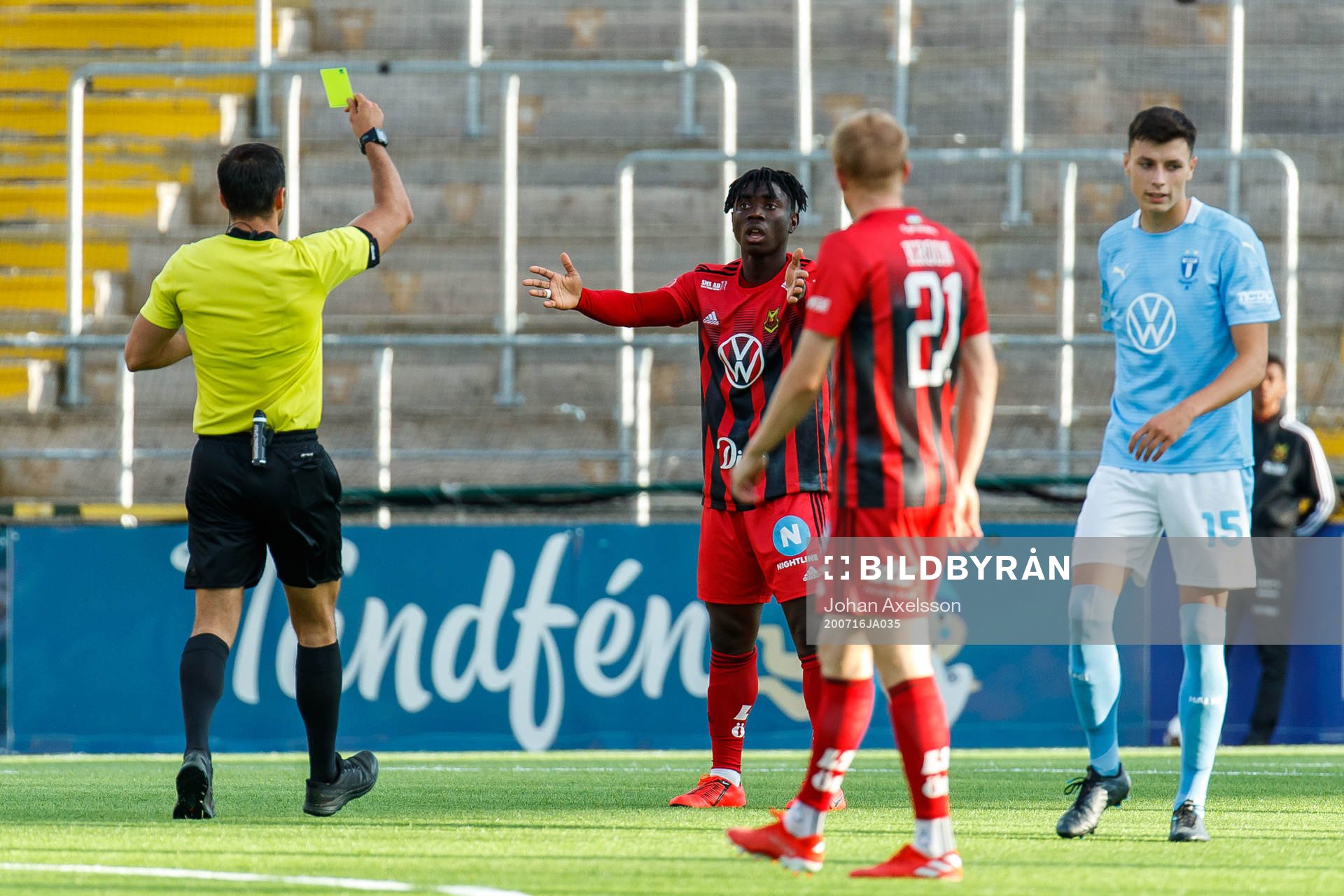 Östersunds Jordan Attah Kadiri tilldelas en varning