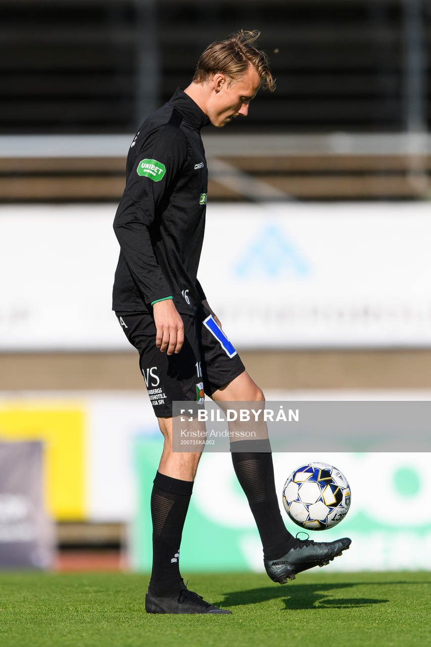 Varbergs Alexander Johansson före fotbollsmatchen i