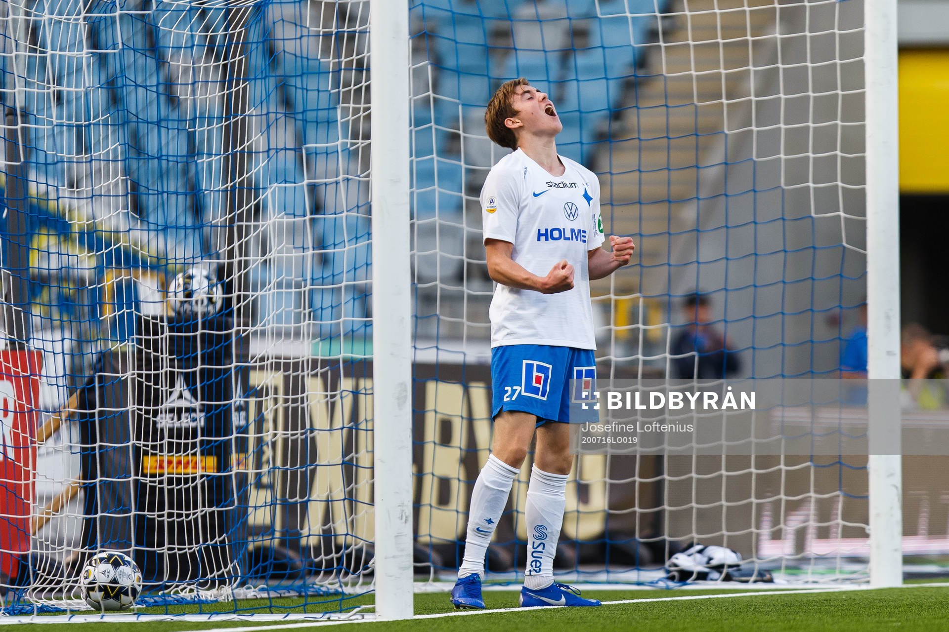 IFK Norrköpings Ísak Bergmann Jóhannesson jublar efter 2-0 av Christoffer Nyman (ej i bild) under fotbollsmatchen i Allsvenskan mellan IFK Norrköping och Örebro den 16 juli 2020 i Norrköping.