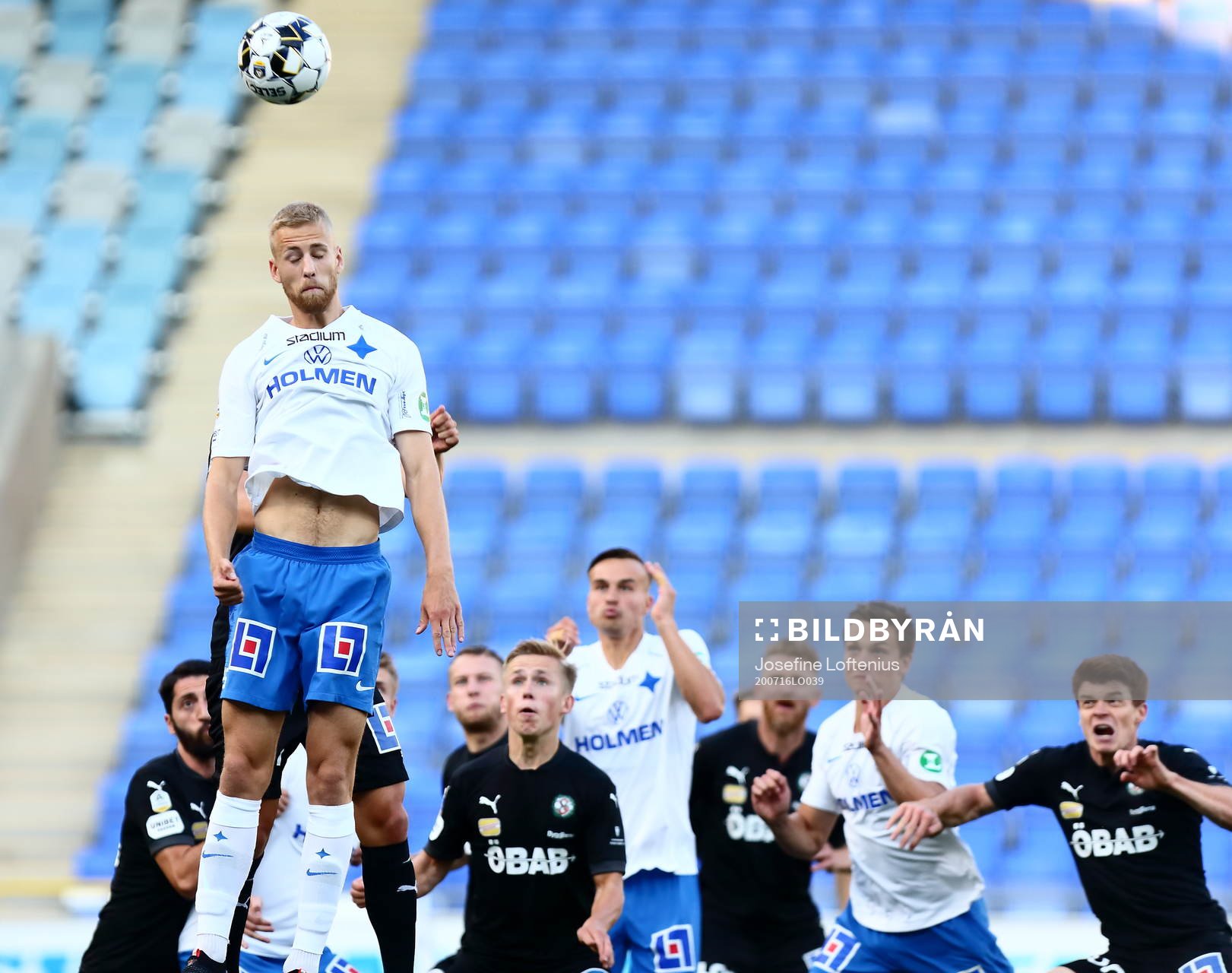IFK Norrköpings Filip Dagerstål nickar på en hörna