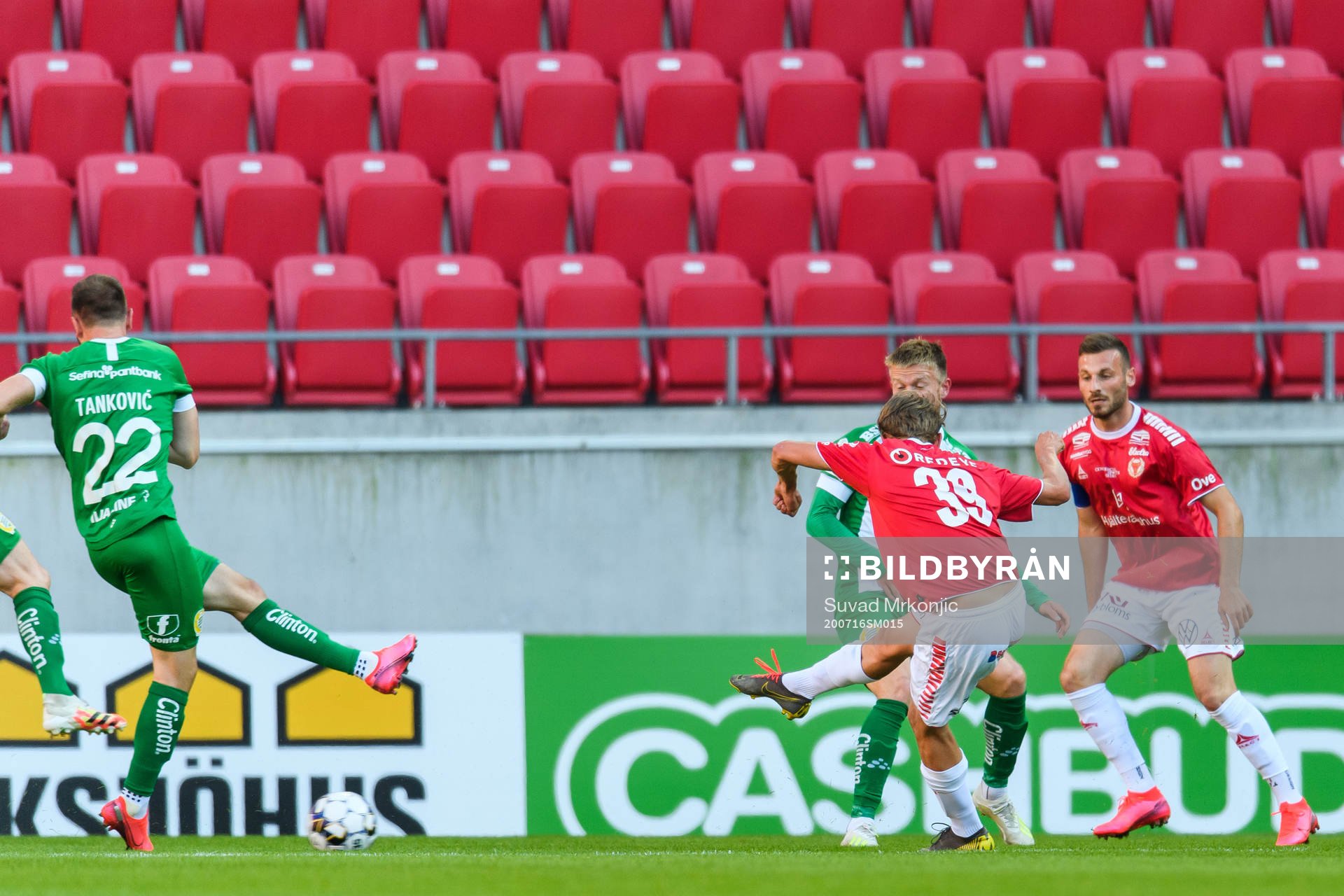 Kalmars Isak Magnusson gör 1-0 under fotbollsmatchen i Allsvenskan mellan Kalmar och Hammarby den 16 juli 2020 i Kalmar.