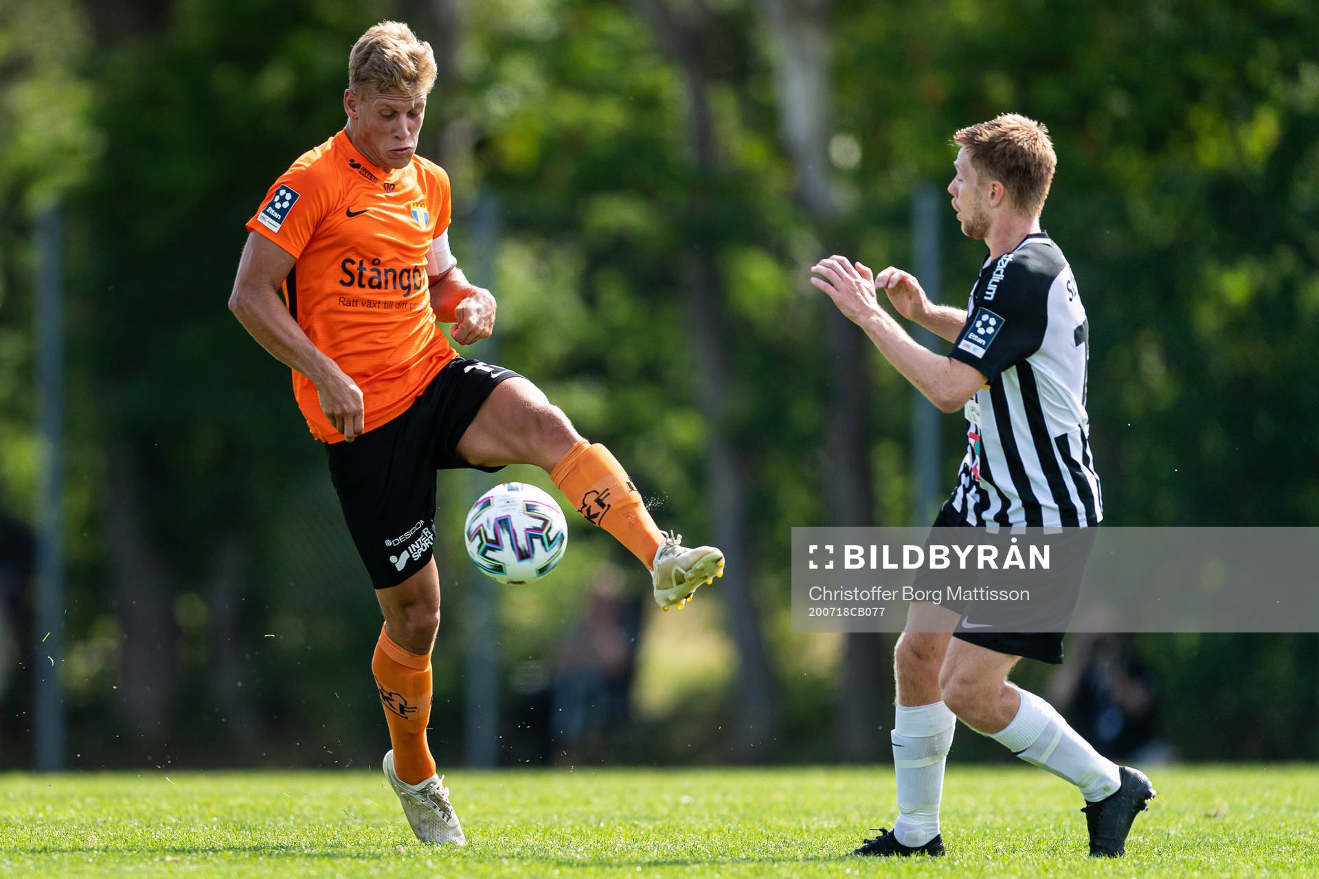 Torns Tobias Karlsson och Landskronas Dennis Olofsson