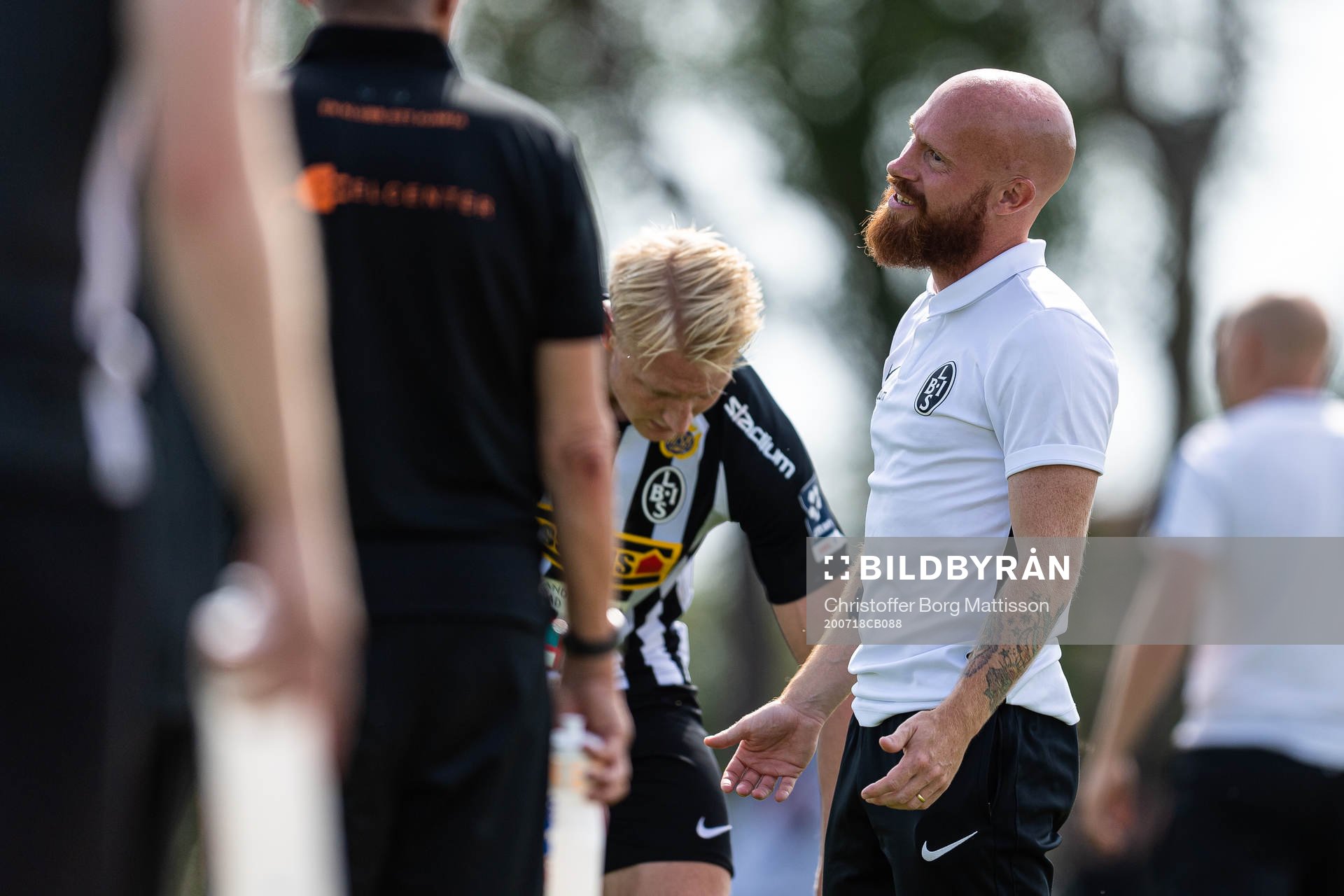 Landskronas assisterande tränare Max Mölder reagerar