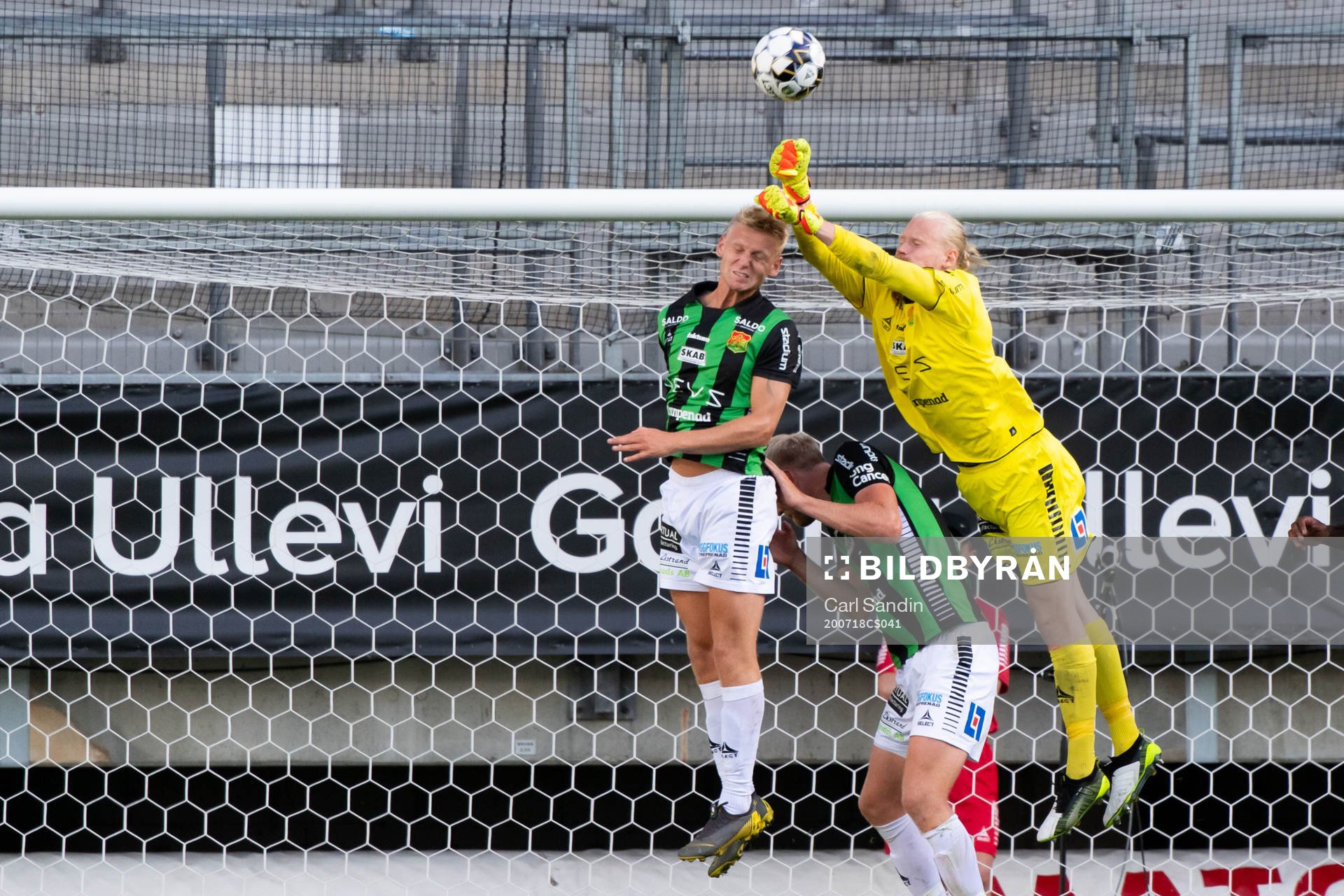 GAIS Joackim Åberg och målvakt Mathias Karlsson