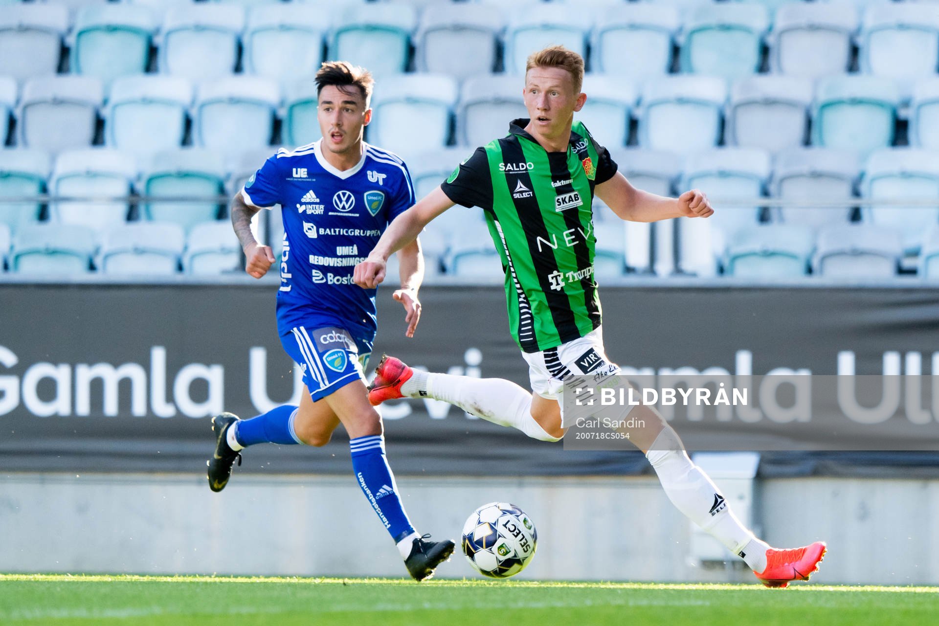 Umeås Deniz Yaldir och GAIS Julius Lindberg