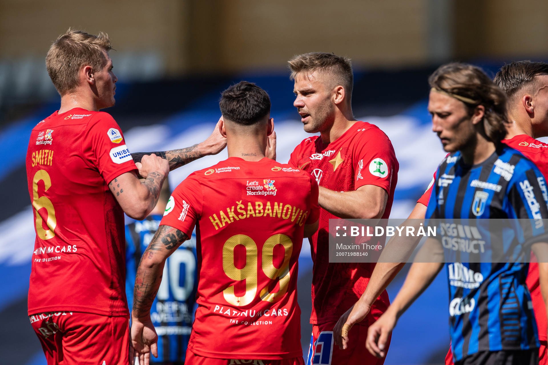 IFK Norrköpings Christoffer Nyman jublar med lagkamrater
