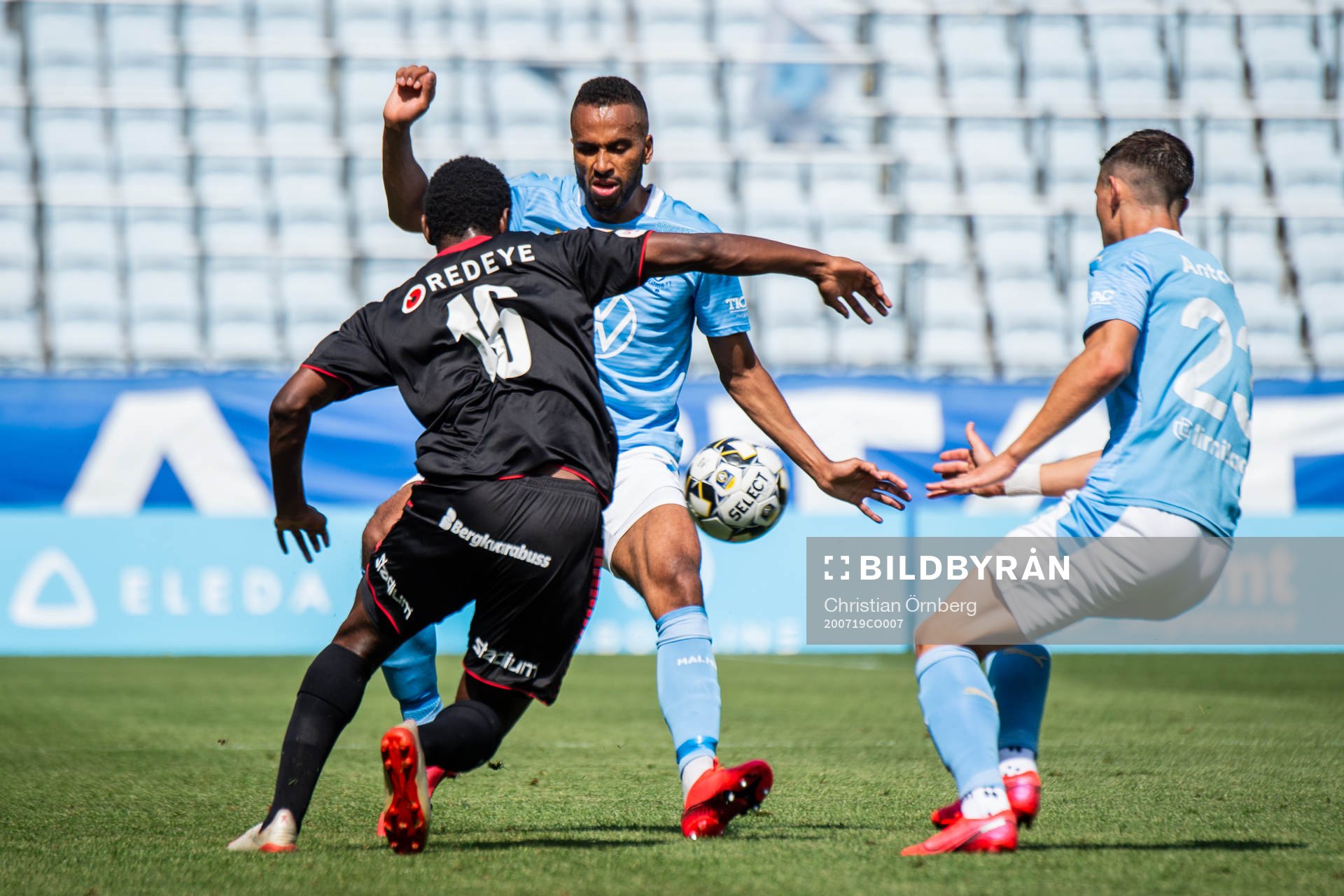 Malmö FFs Isaac Kiese Thelin och Kalmars York Rafael