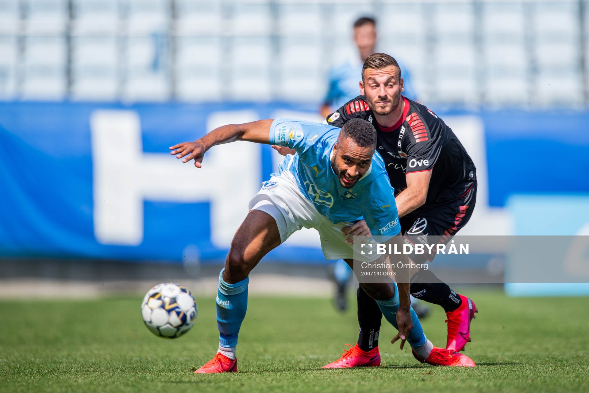 Malmö FFs Isaac Kiese Thelin och Kalmars Fidan Aliti