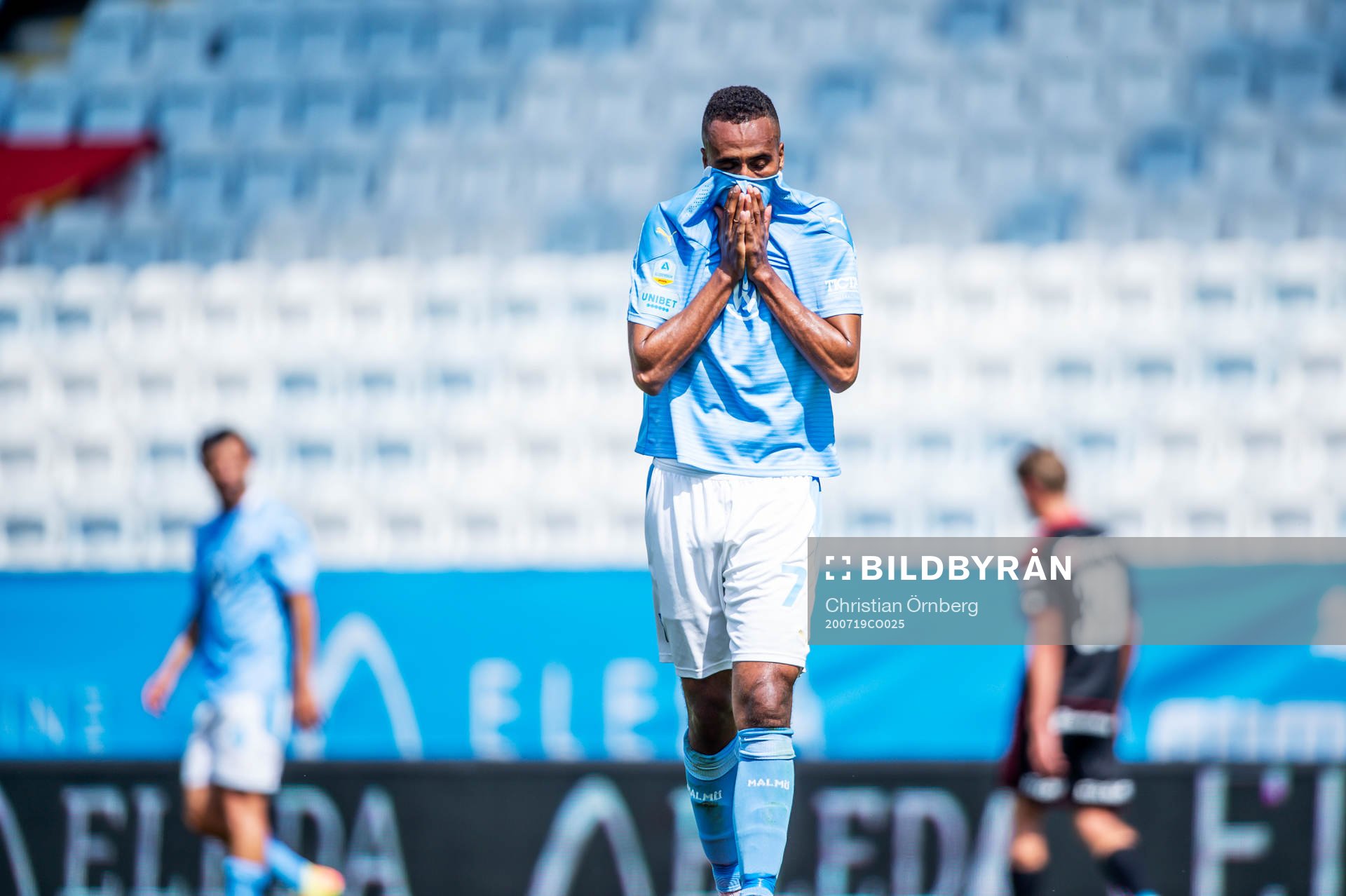 Malmö FFs Isaac Kiese Thelin deppar