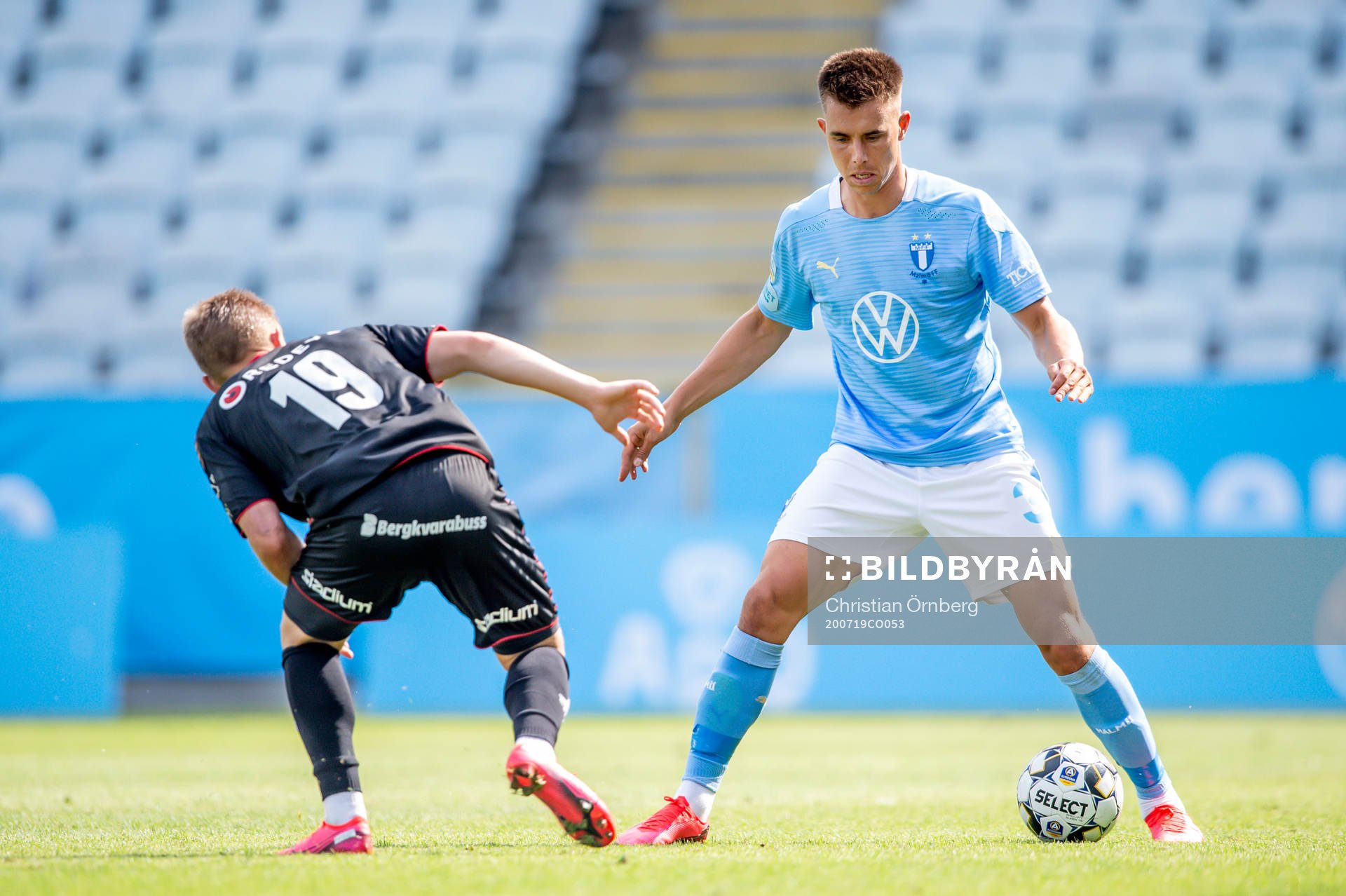 Kalmars Isak Jansson mot Malmö FFs Jonas Knudsen