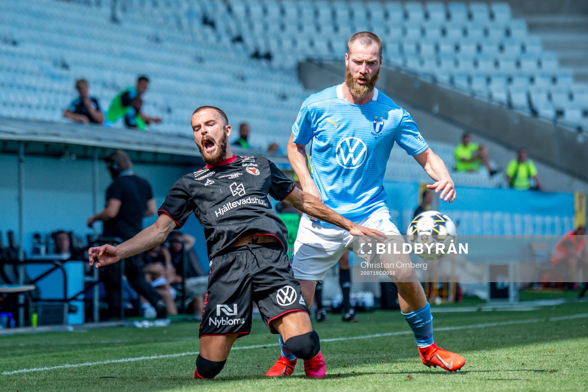Kalmars Filip Sachpekidis mot Malmö FFs Jo Inge Berget