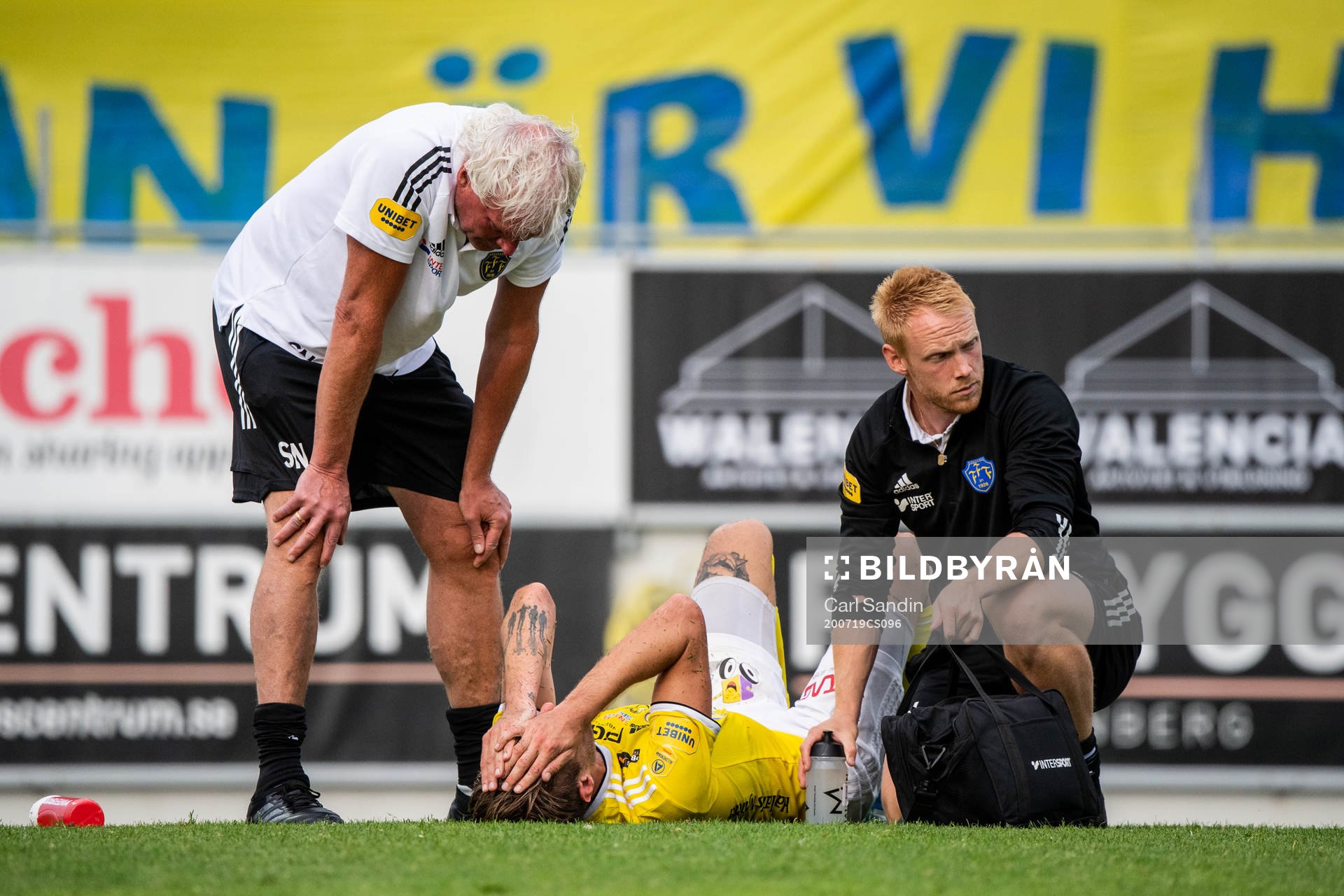 Falkenbergs Tobias Karlsson får läkarvård