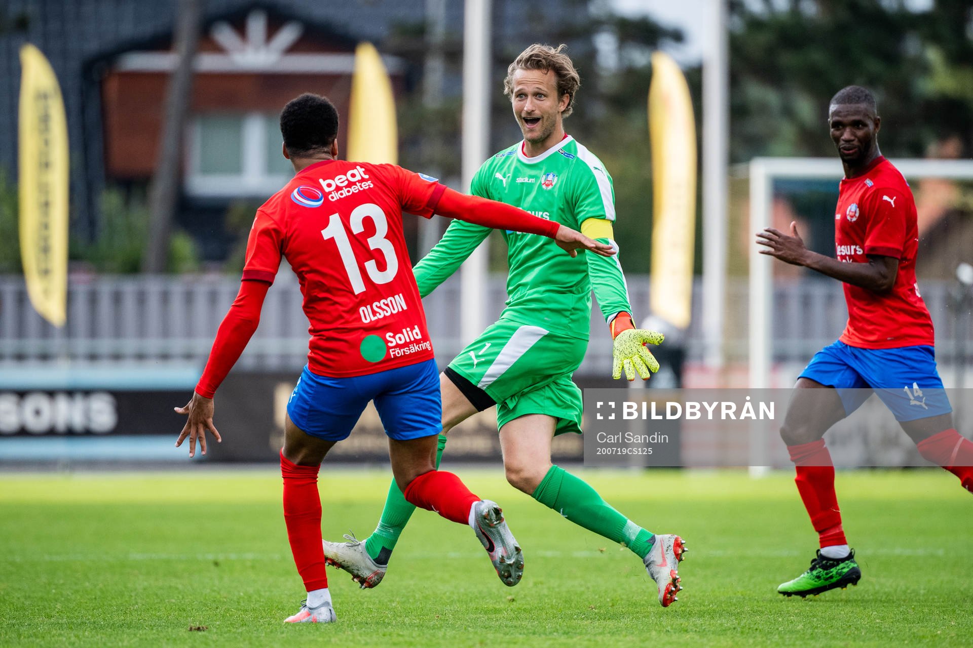 Helsingborgs målvakt Anders Lindegaard jublar