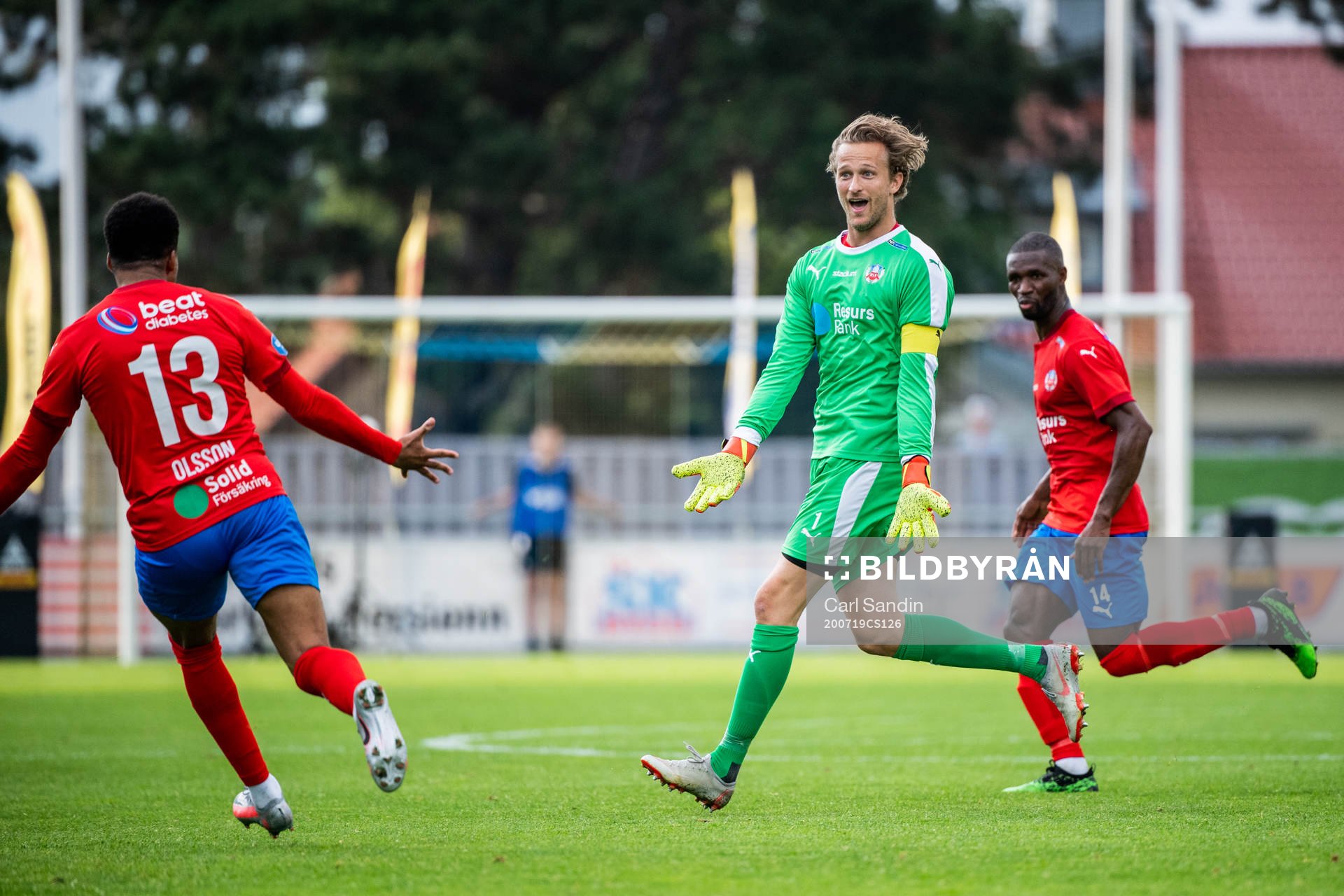 Helsingborgs målvakt Anders Lindegaard jublar