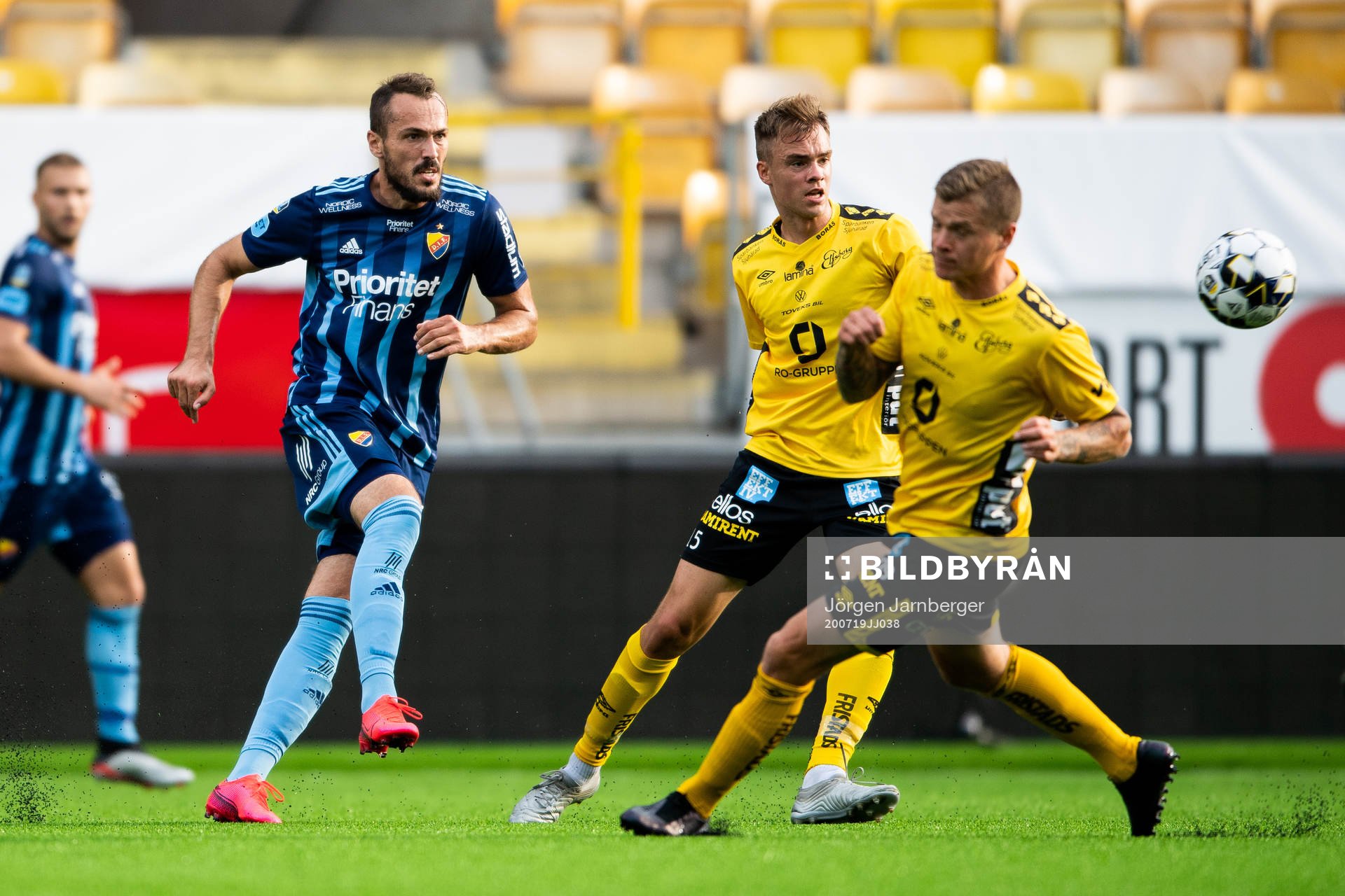 Djurgårdens Emir Kujovic och Elfsborgs Leo Väisänen och