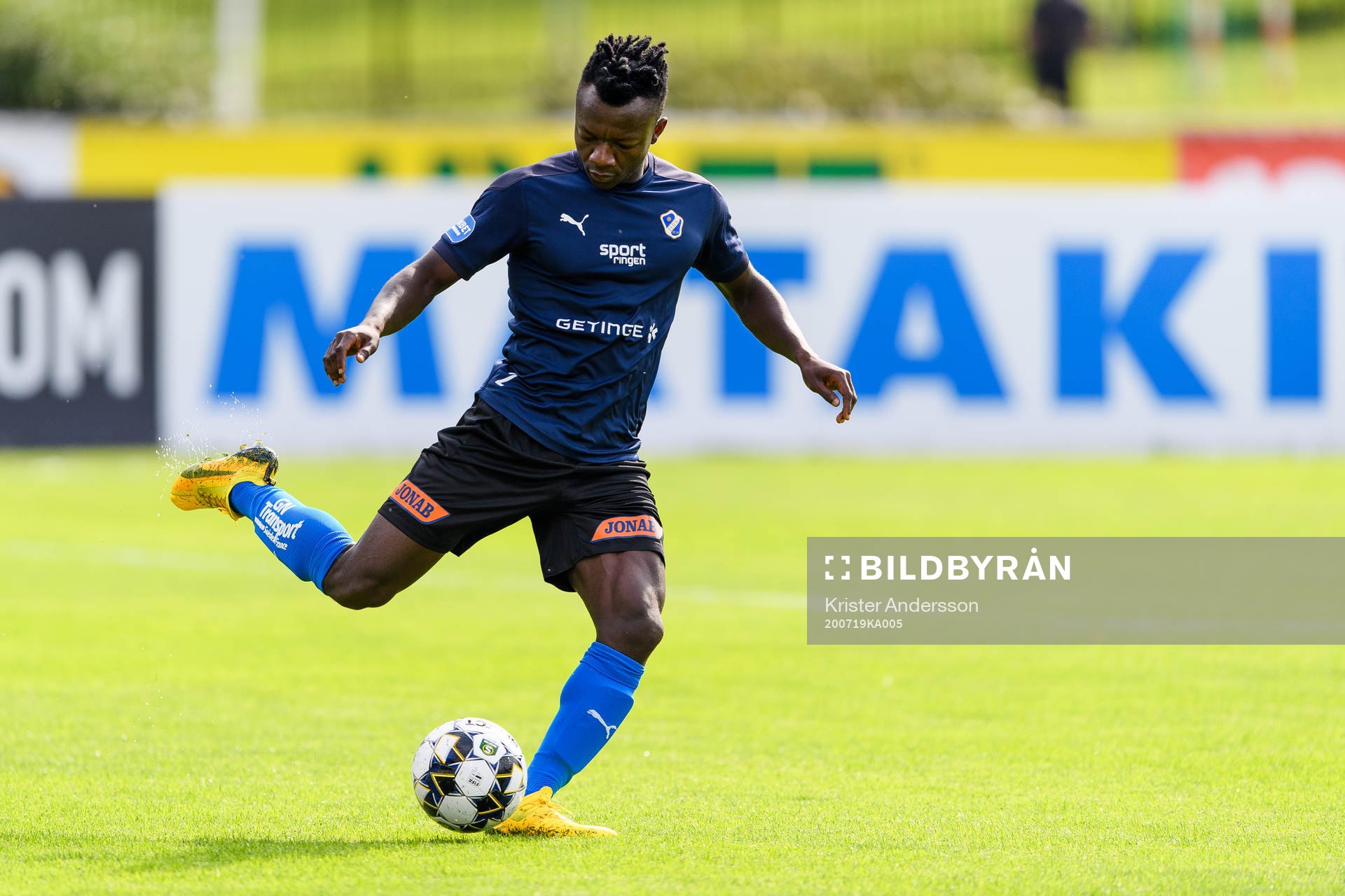 Halmstads Thomas Boakye före fotbollsmatchen i Superettan