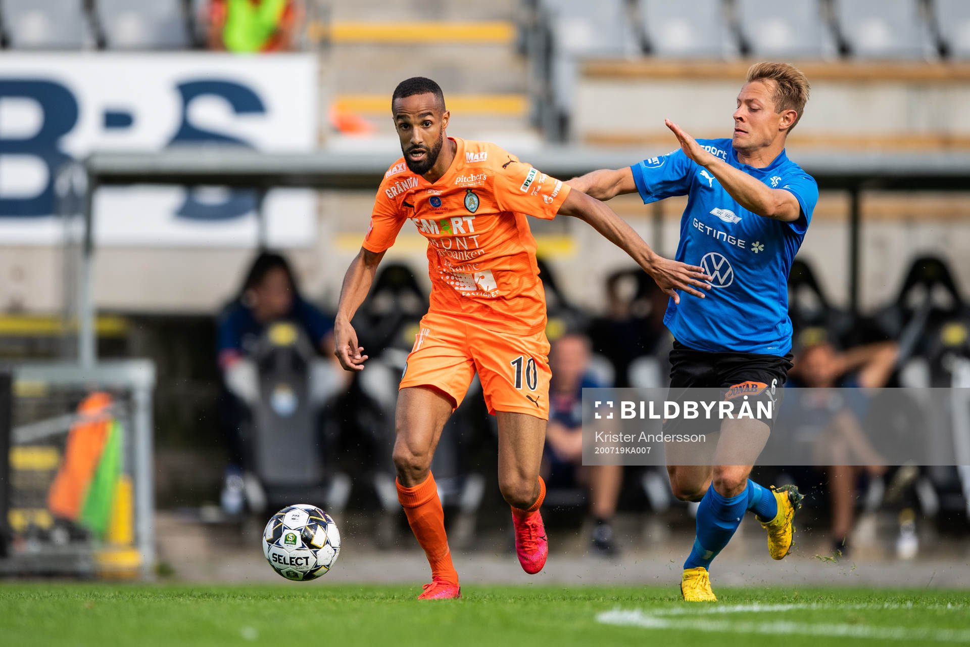 AFC Eskilstunas Ferid Ali och Halmstads Joel Allansson