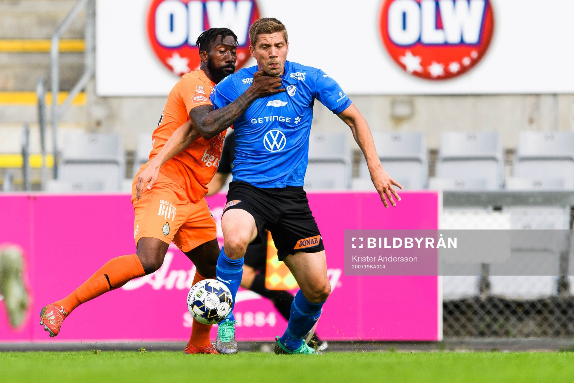 AFC Eskilstunas Abdel Rhamane Khalil Diarra och Halmstads