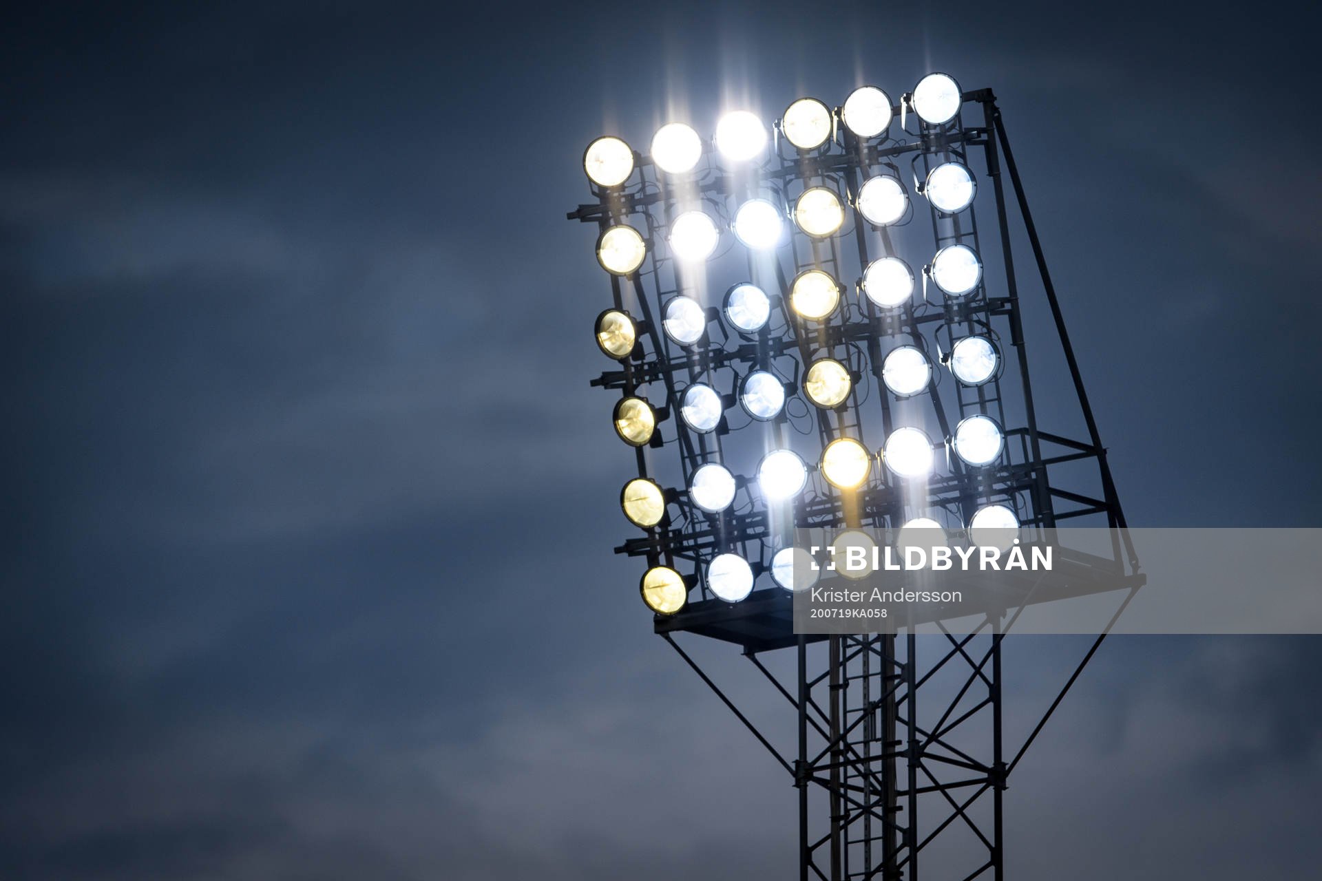 Belysning under fotbollsmatchen i Superettan  mellan Halmstad och AFC Eskilstuna den 19 juli 2020 i Halmstad.