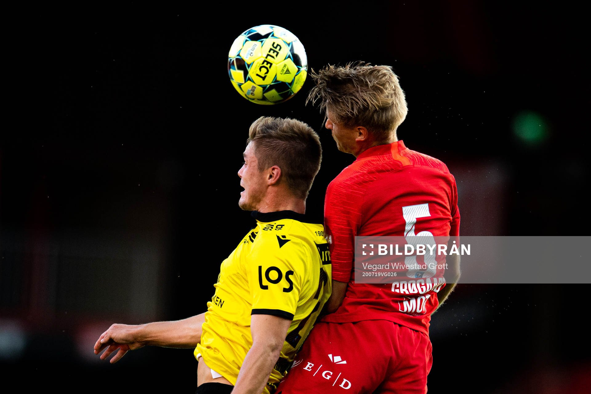 Mathias Idsøe Bringaker of Start and Thomas Grøgaard of