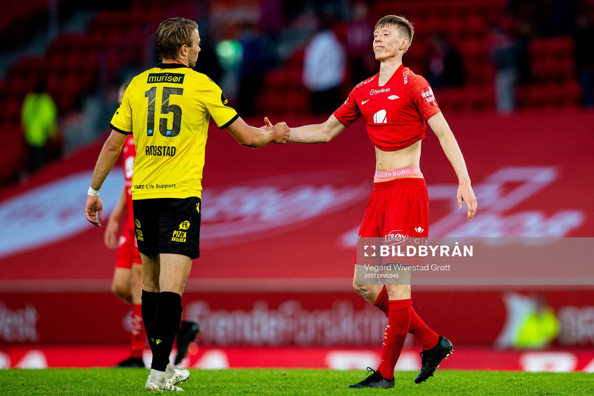 Henrik Robstad of Start and Ole Martin Kolskogen of Brann