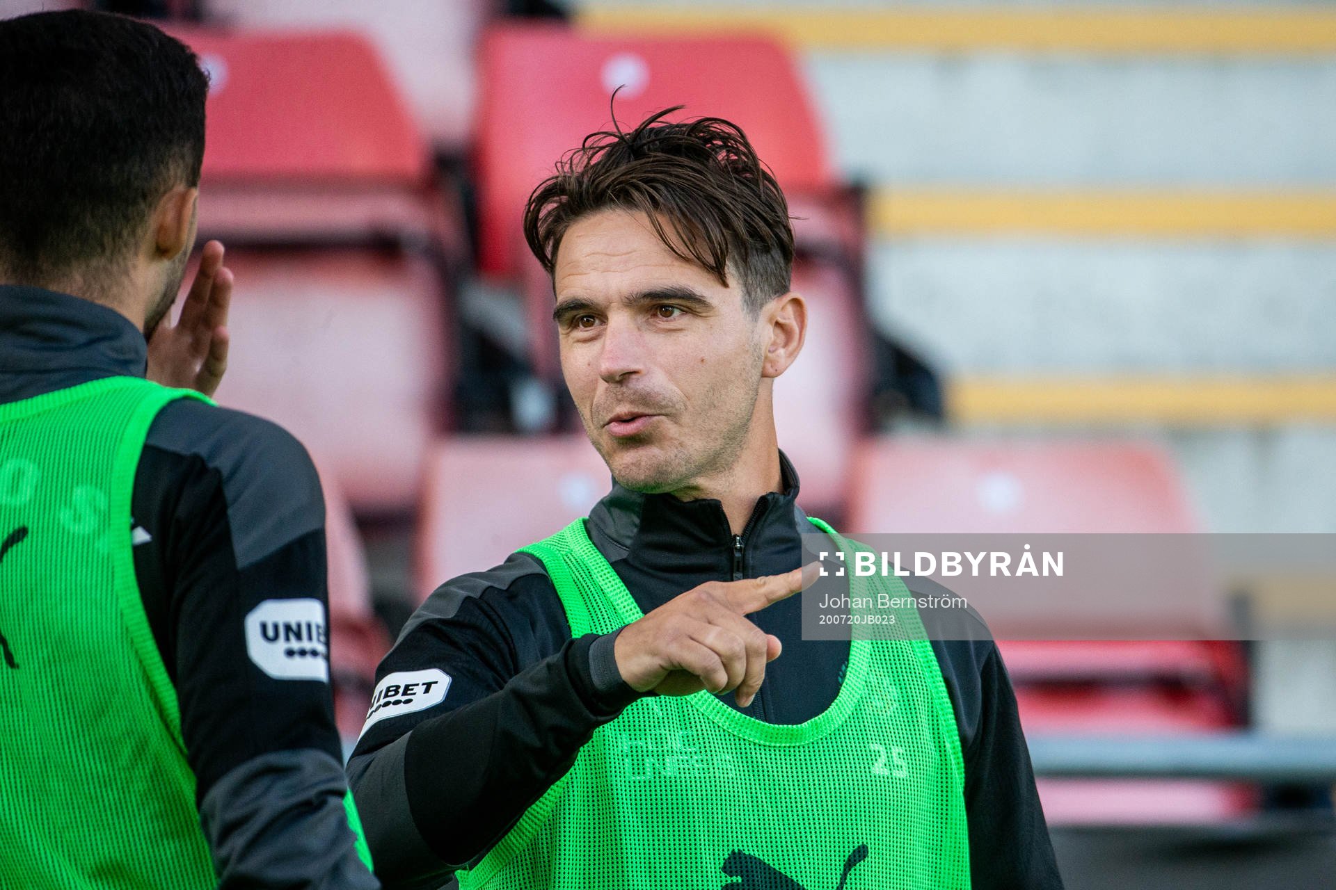 Örebros Nordin Gerzic värmer upp