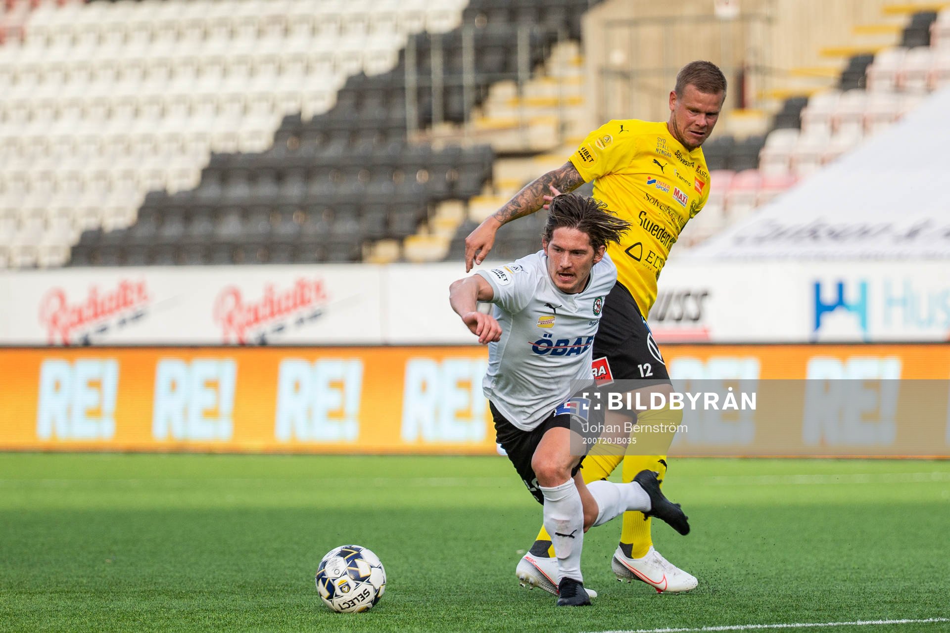 Örebros Robin Book och Mjällbys David Löfquist