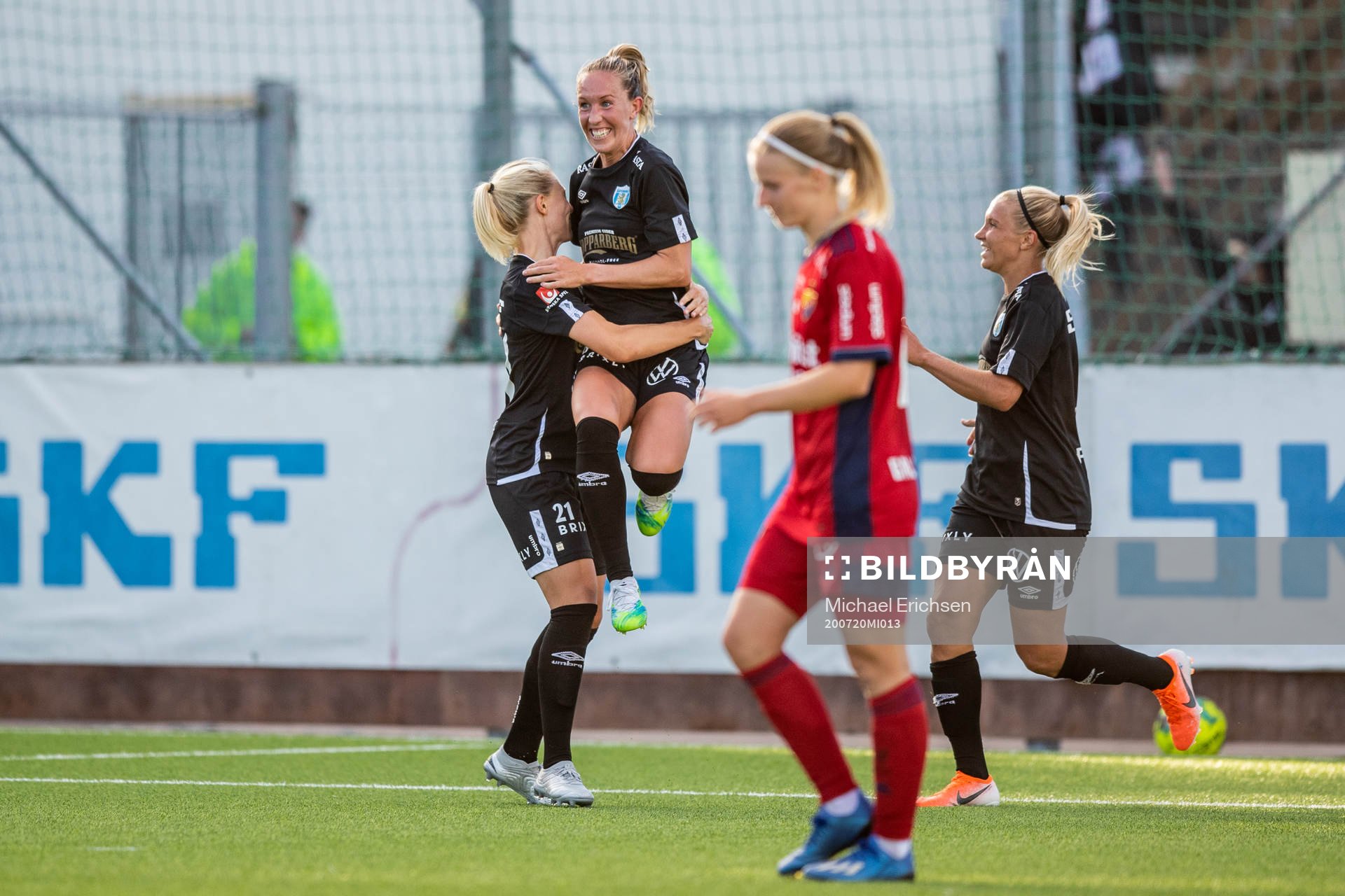 Göteborgs Julia Roddar jublar