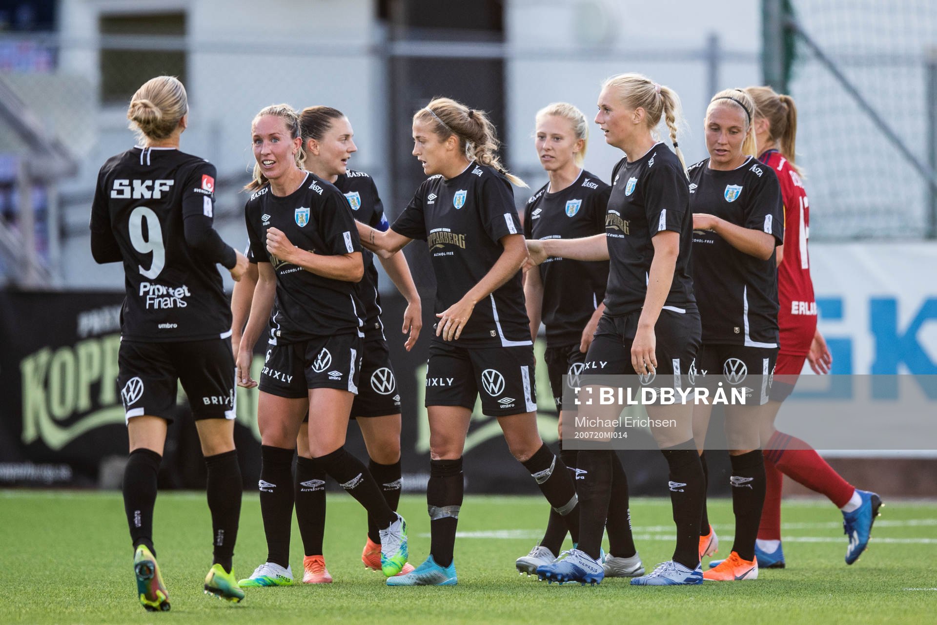 Göteborgs spelare jublar efter 2-0 under fotbollsmatchen i Damallsvenskan mellan Kopparbergs/Göteborg och Djurgården den 20 juli 2020 i Göteborg.
