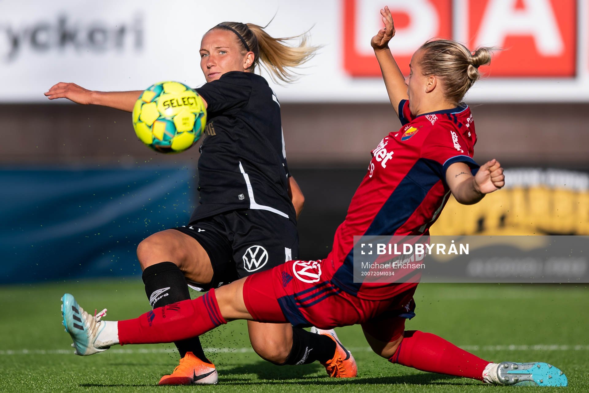 Göteborgs Emma Koivisto slår ett inlägg