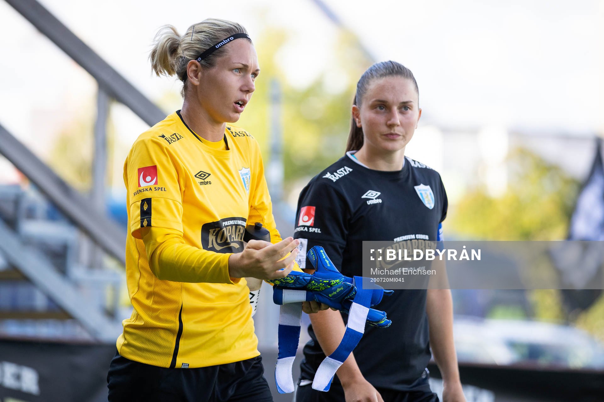Göteborgs målvakt Jennifer Falk och Vilde Böe Risa i