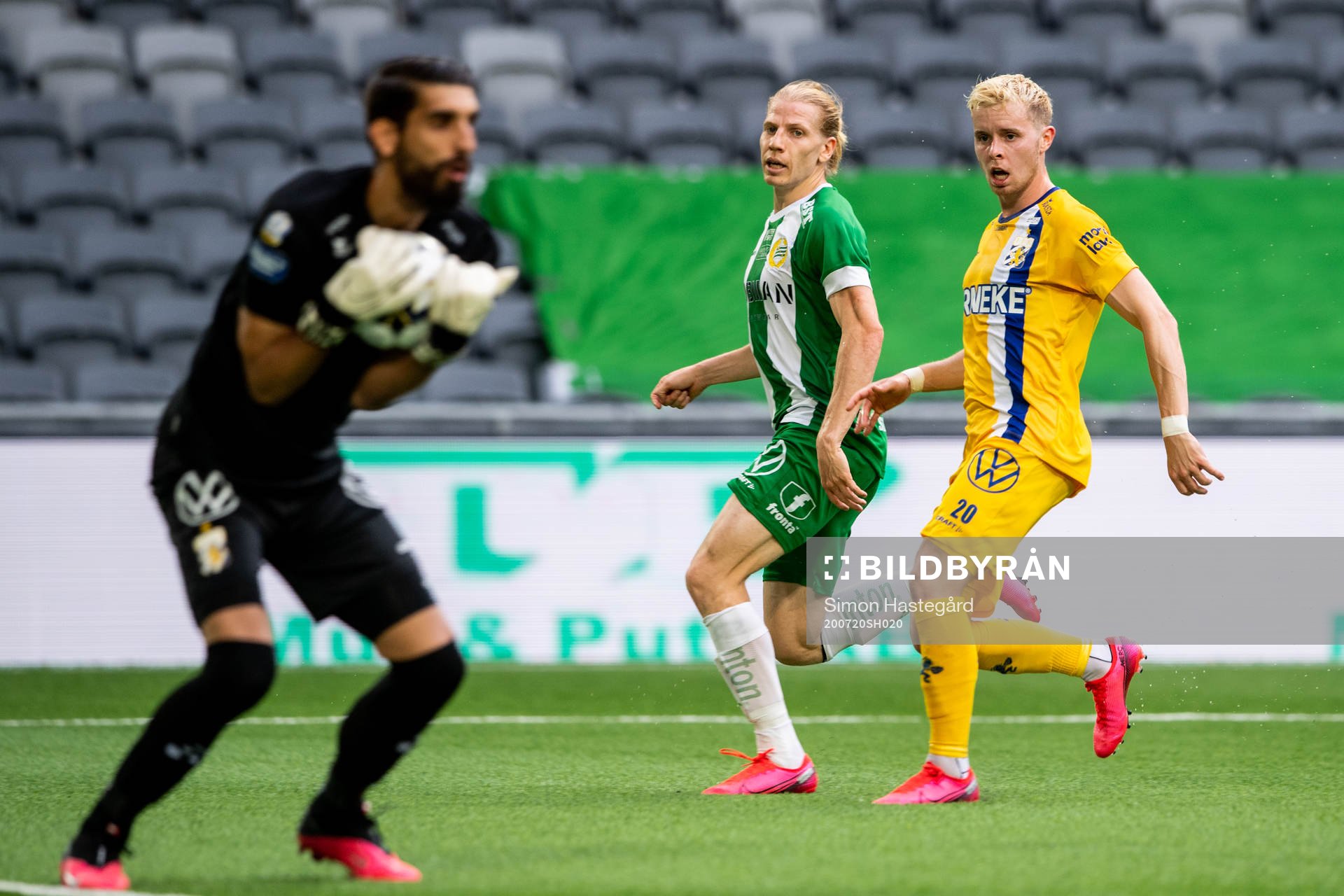 Hammarbys Gustav Ludwigson och IFK Göteborgs Victor