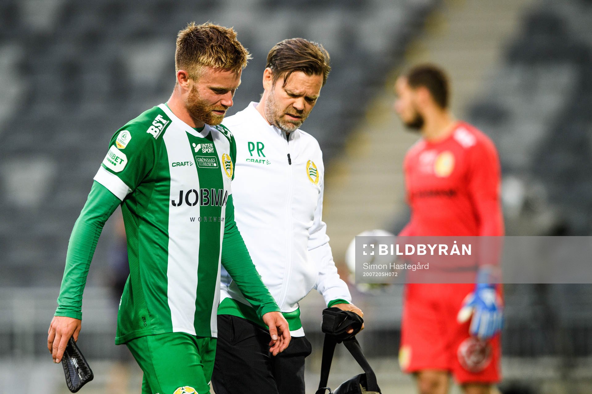 Hammarbys Dennis Widgren lämnar planen