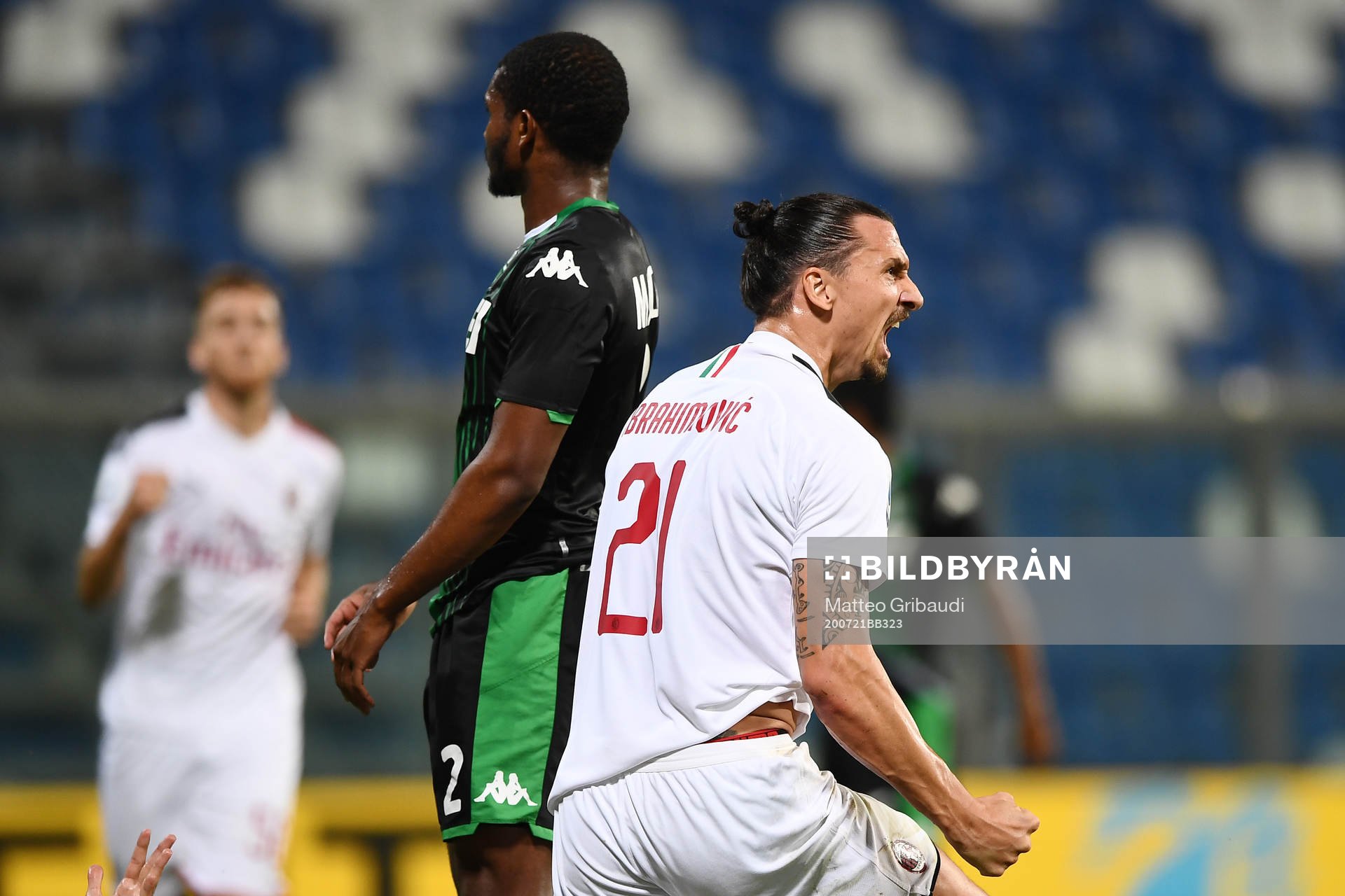 Zlatan Ibrahimovic of AC Milan celebrates